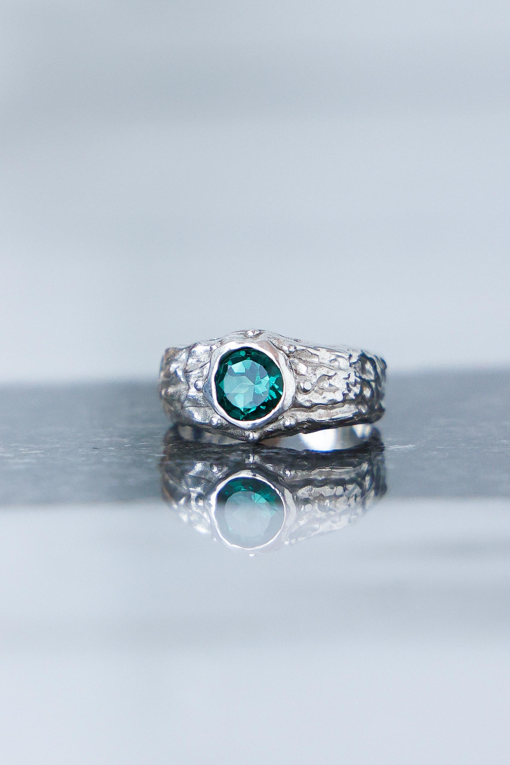 ANILLO SELES DE PLATA Y CUARZO VERDE