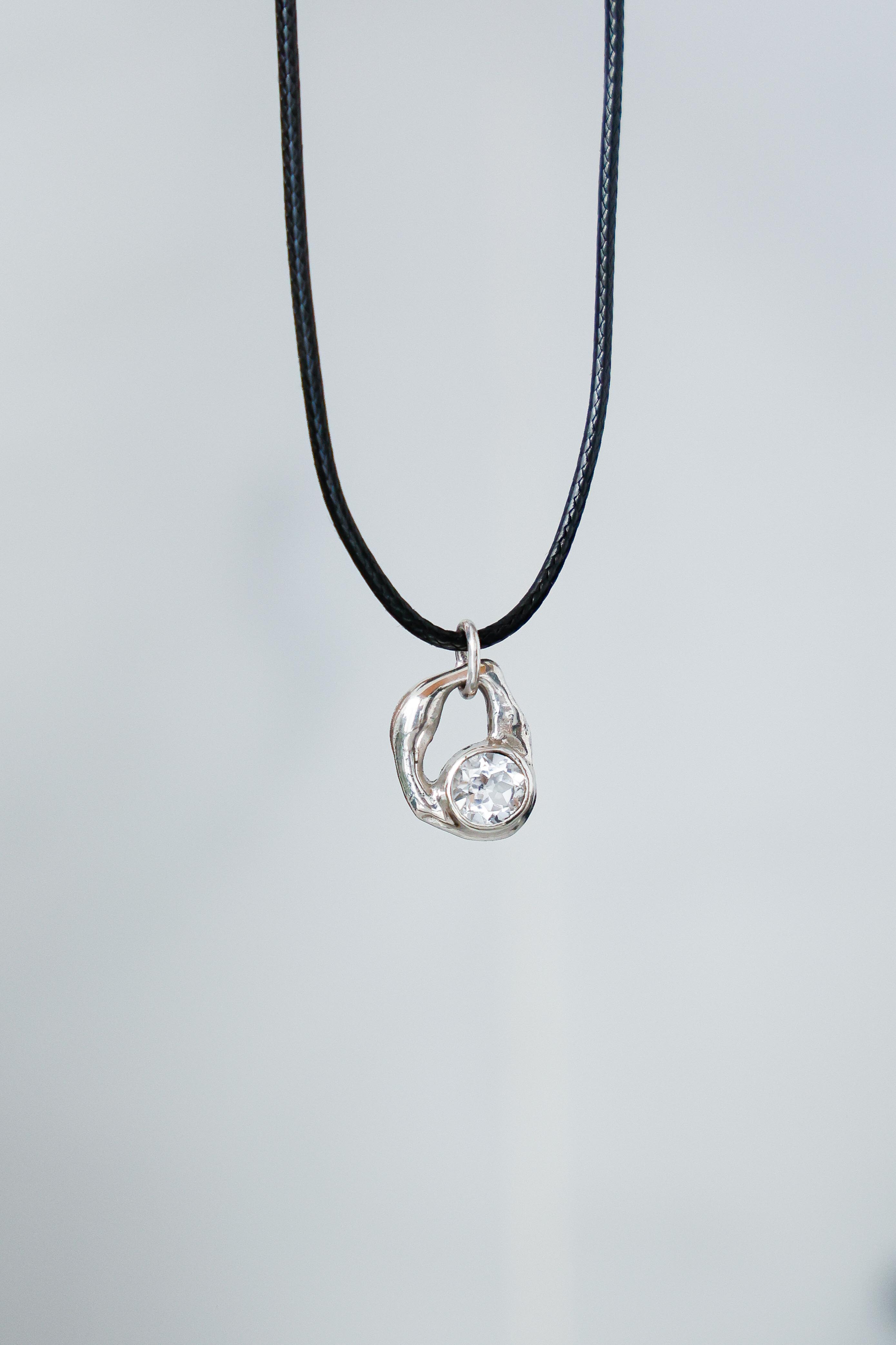 COLLAR SELES DE PLATA Y TOPACIO BLANCO