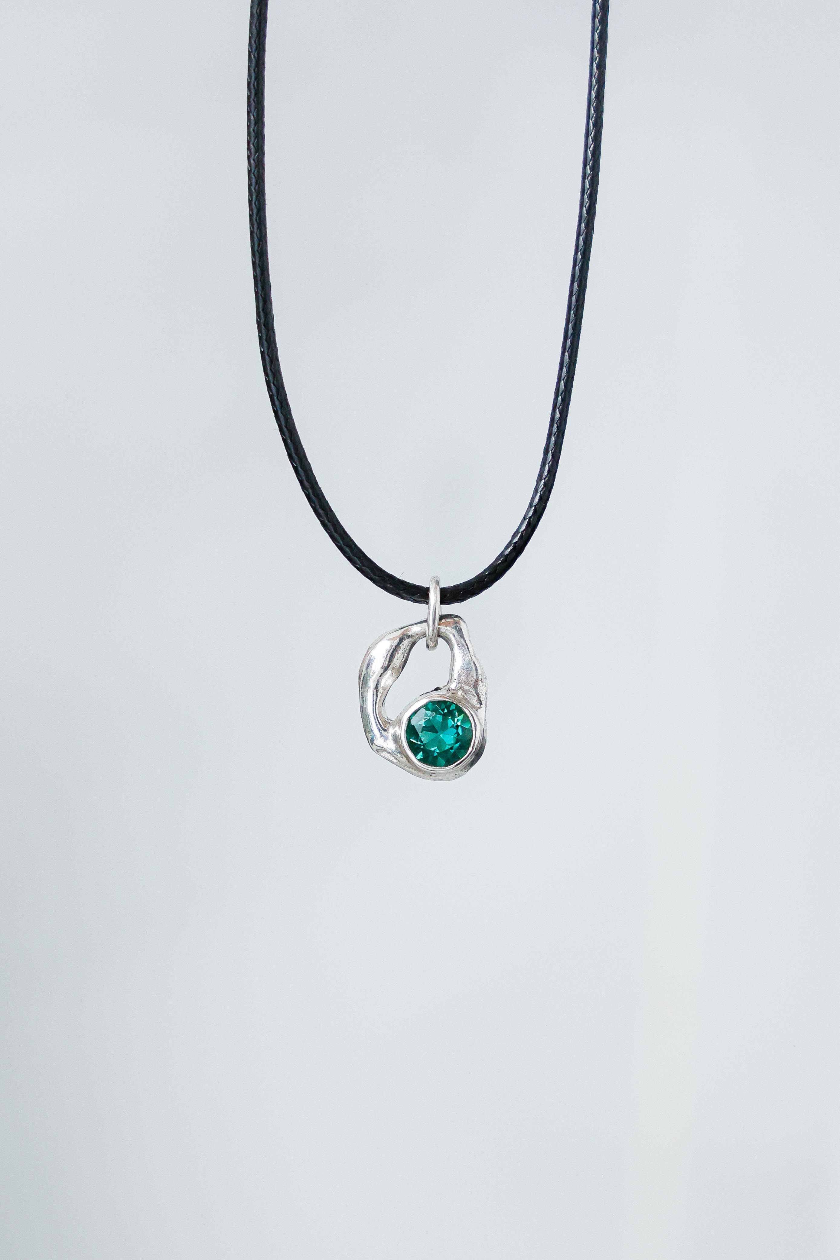 COLLAR SELES DE PLATA Y CUARZO VERDE