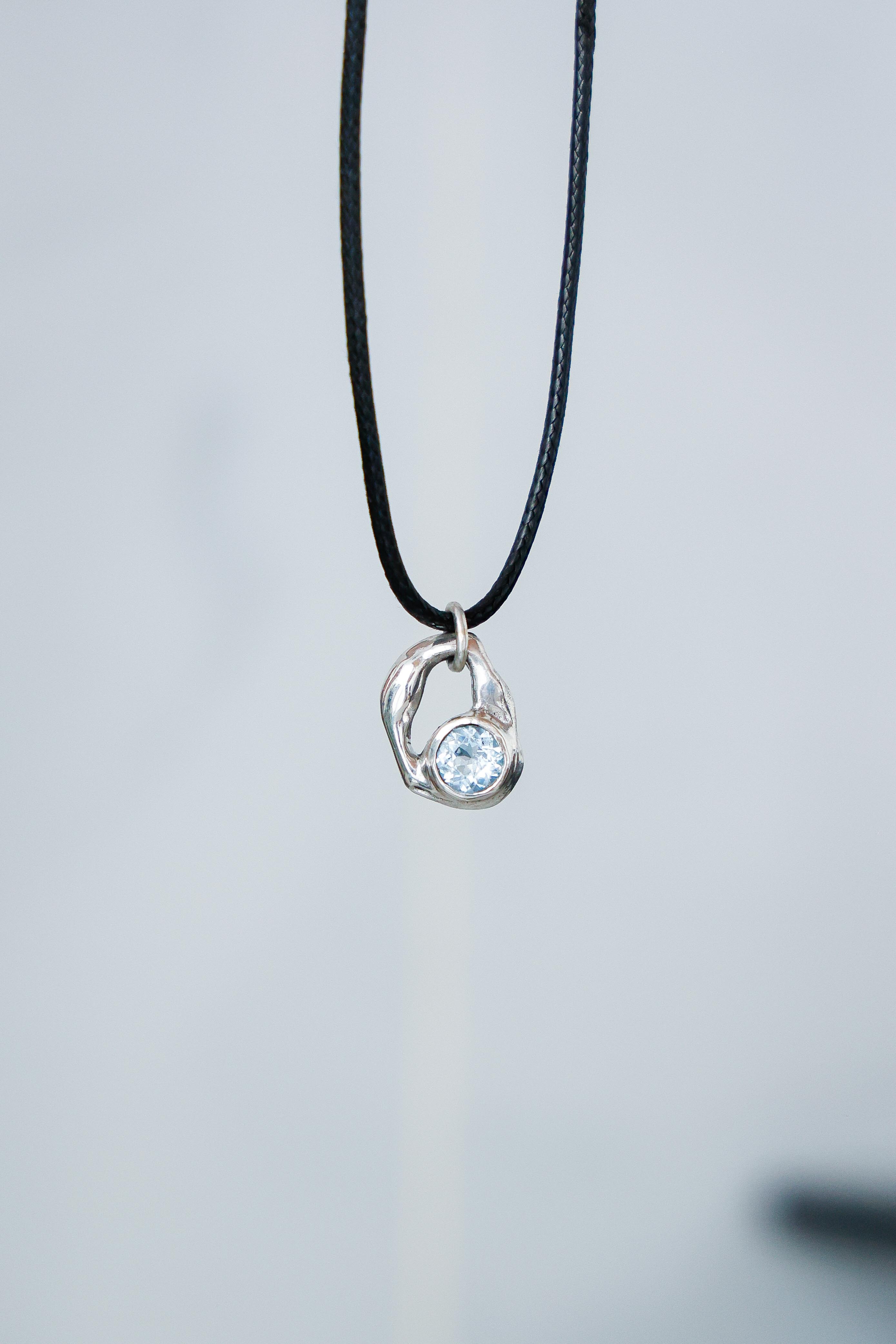 COLLAR SELES DE PLATA Y TOPACIO CELESTE