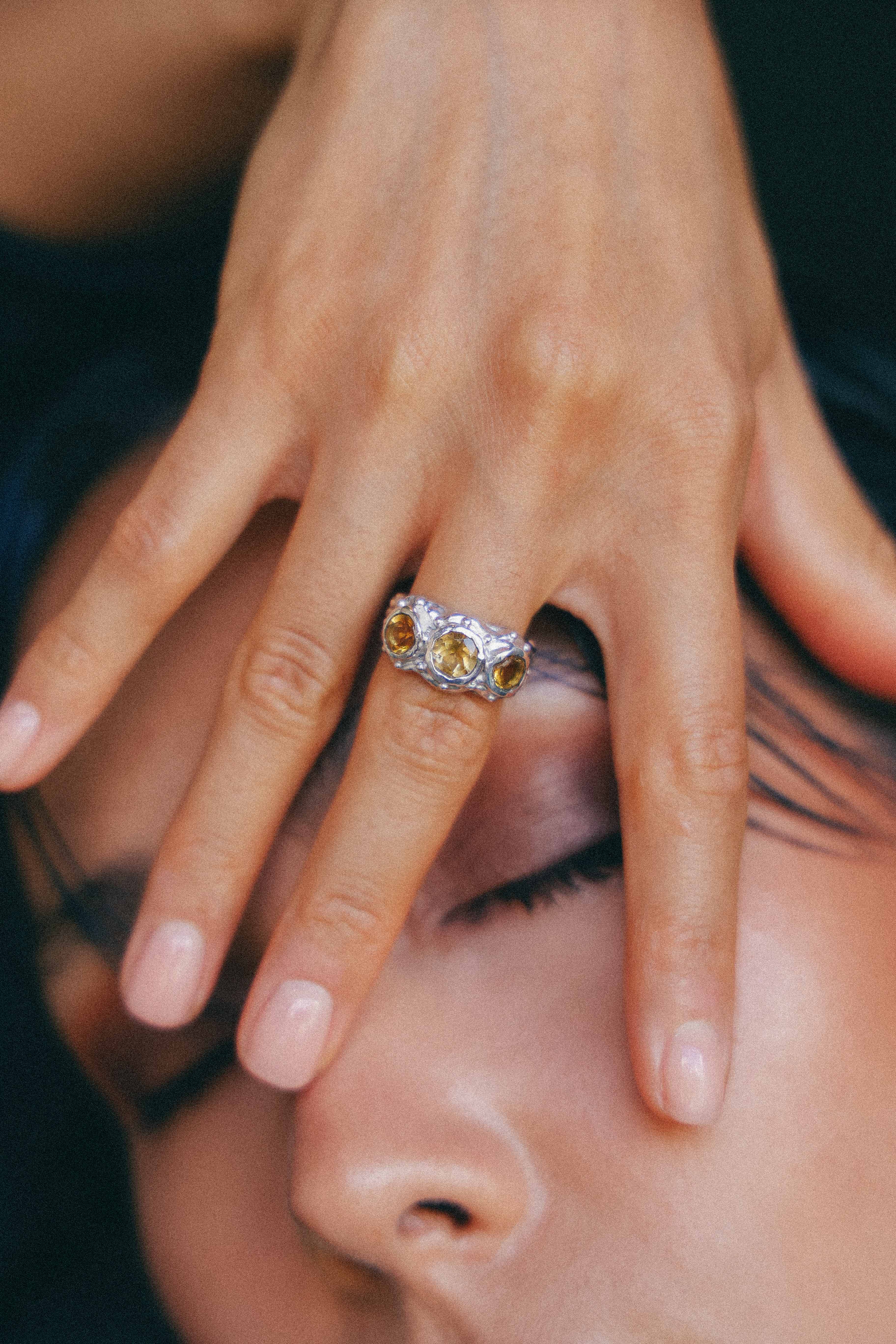 ANILLO SOLENE DE PLATA Y CITRINOS