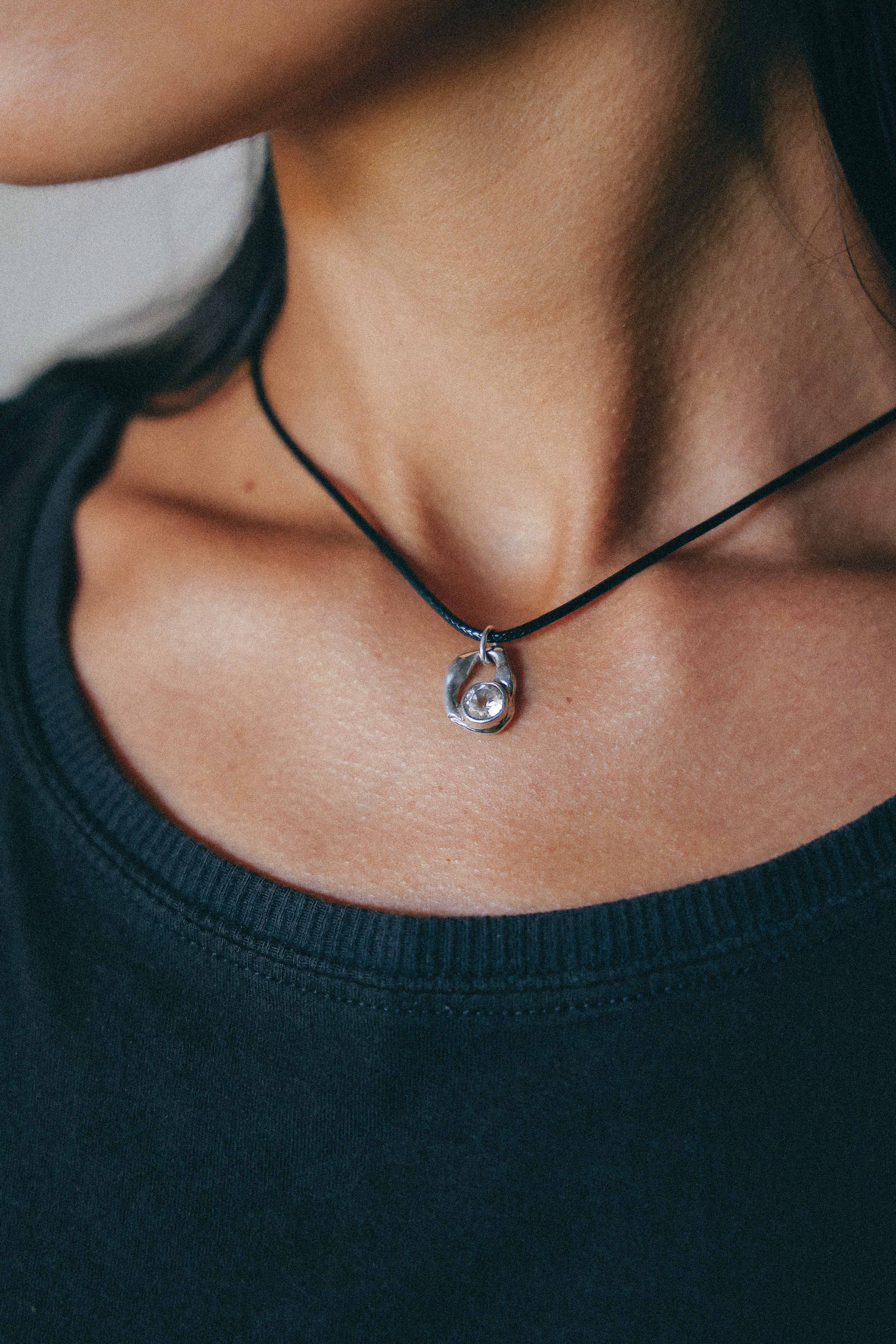 COLLAR SELES DE PLATA Y TOPACIO BLANCO