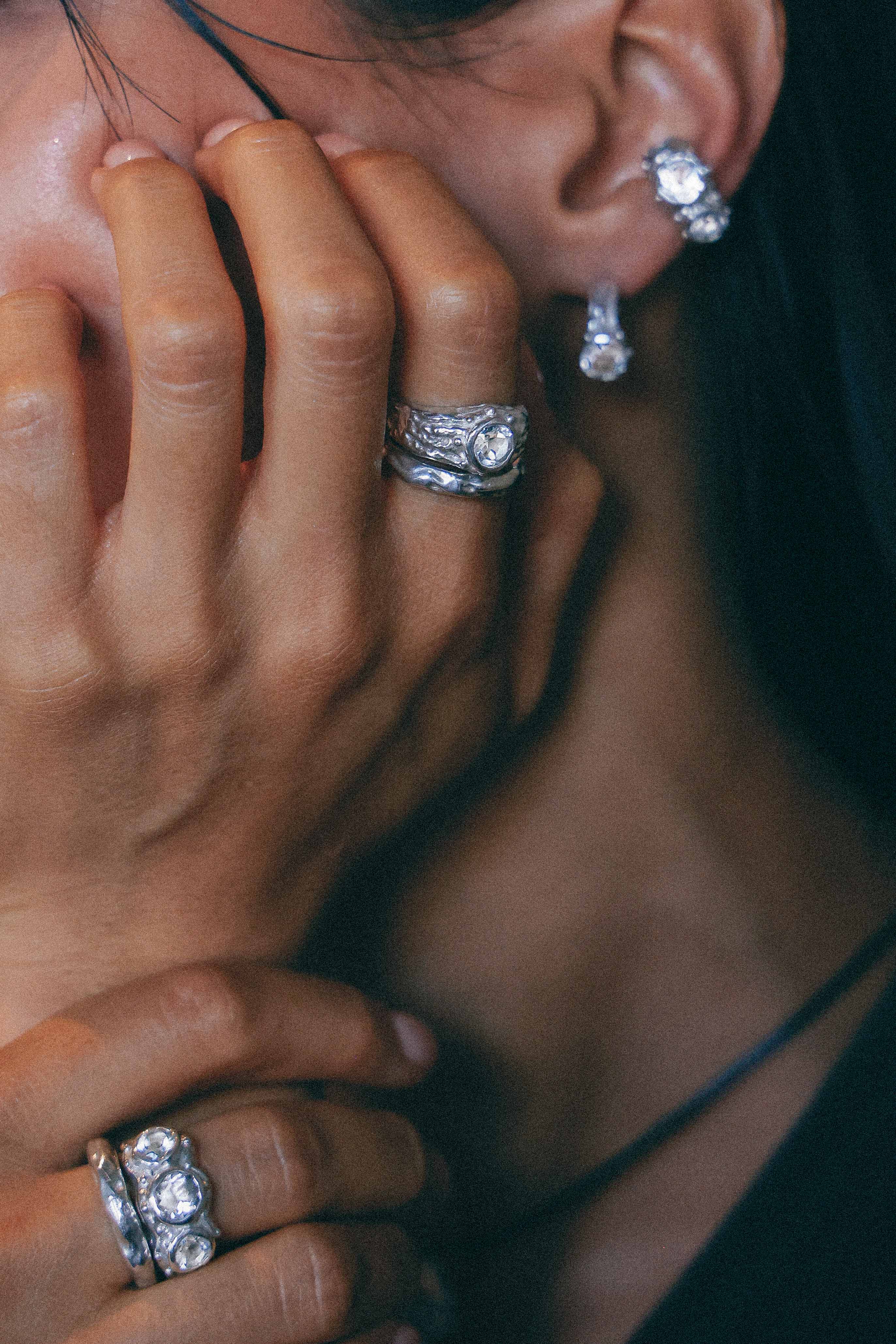 ANILLO SELES DE PLATA Y TOPACIO BLANCO