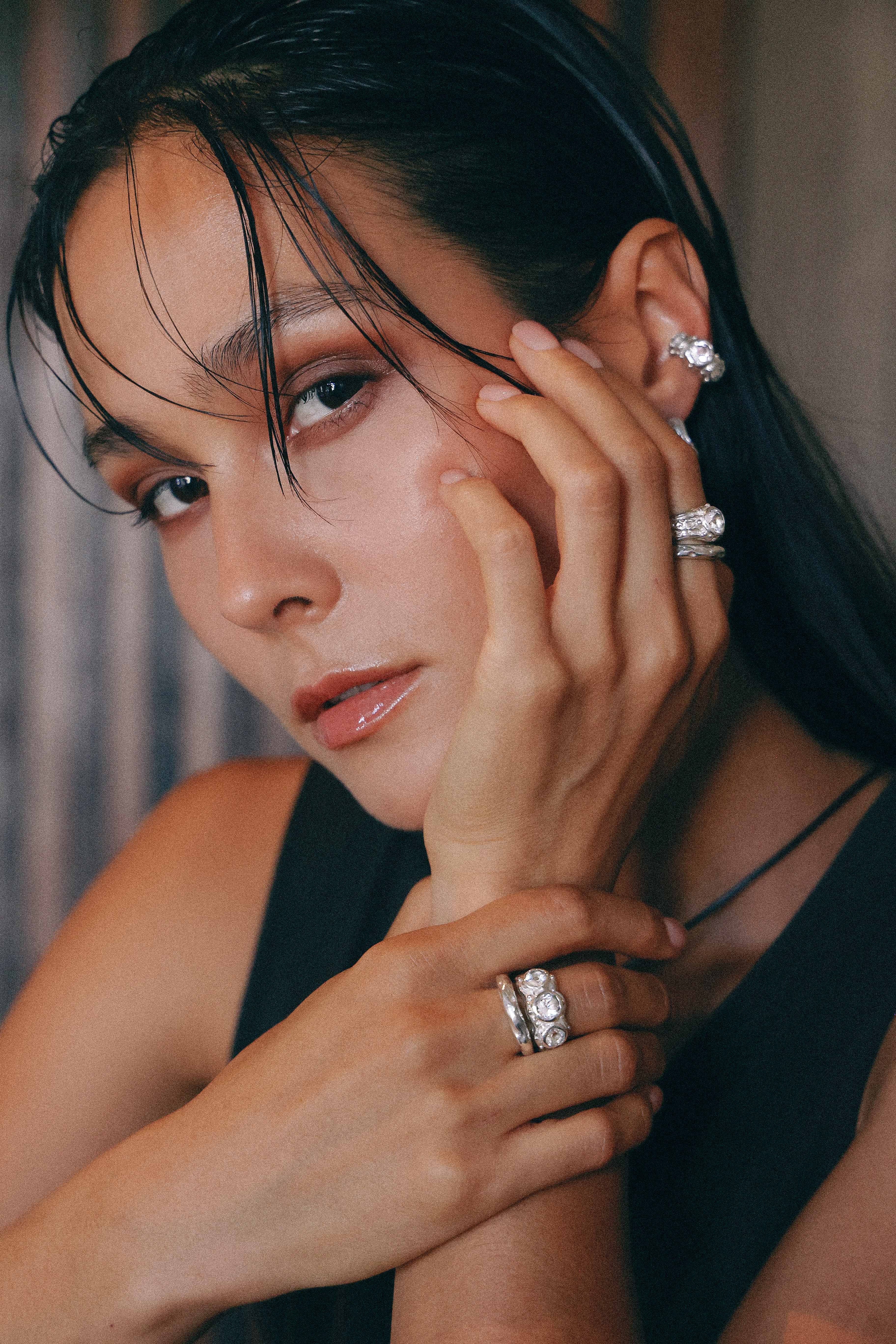 ANILLO SOLENE DE PLATA Y TOPACIOS BLANCOS