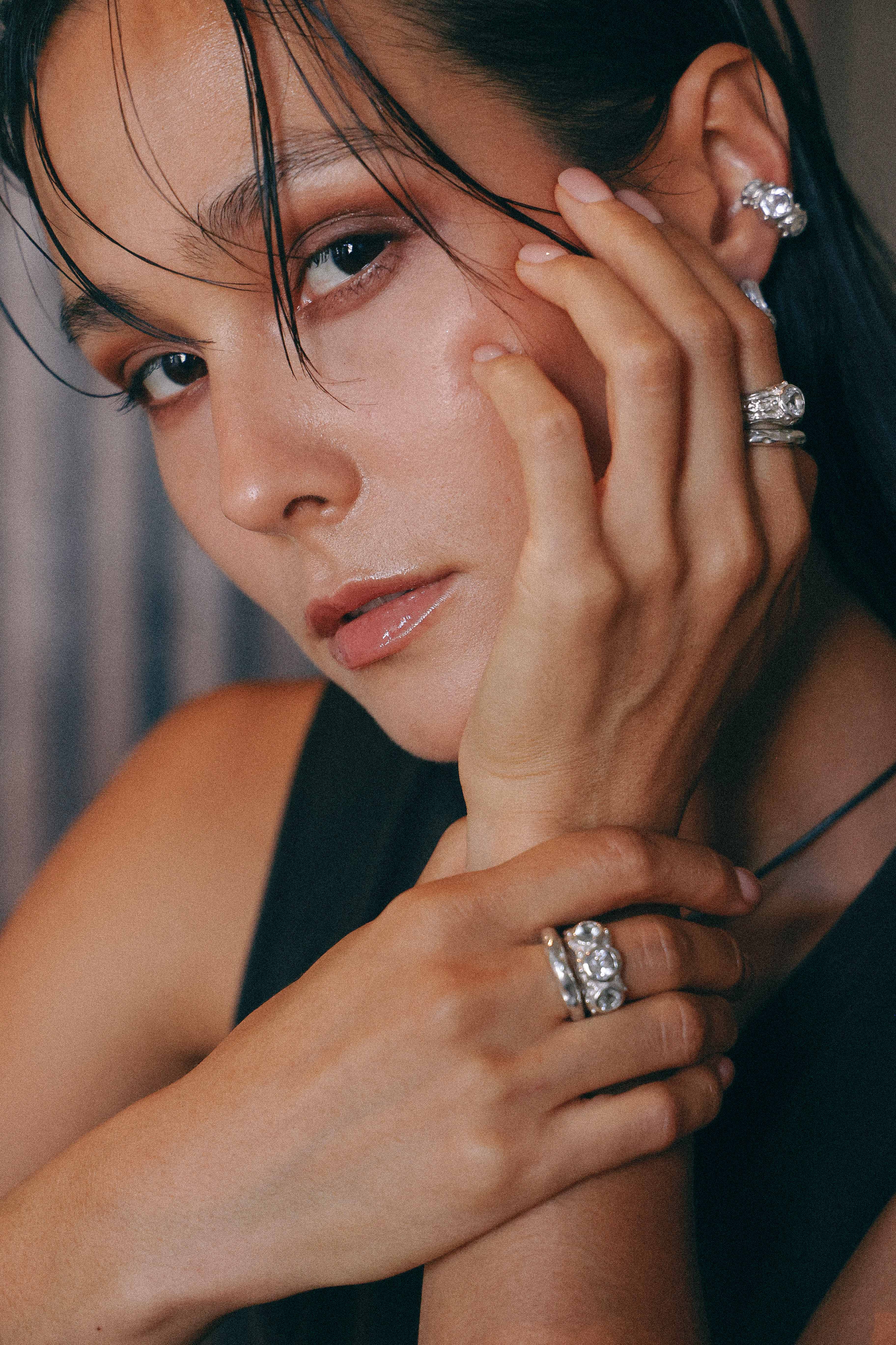 ANILLO SOLENE DE PLATA Y TOPACIOS BLANCOS