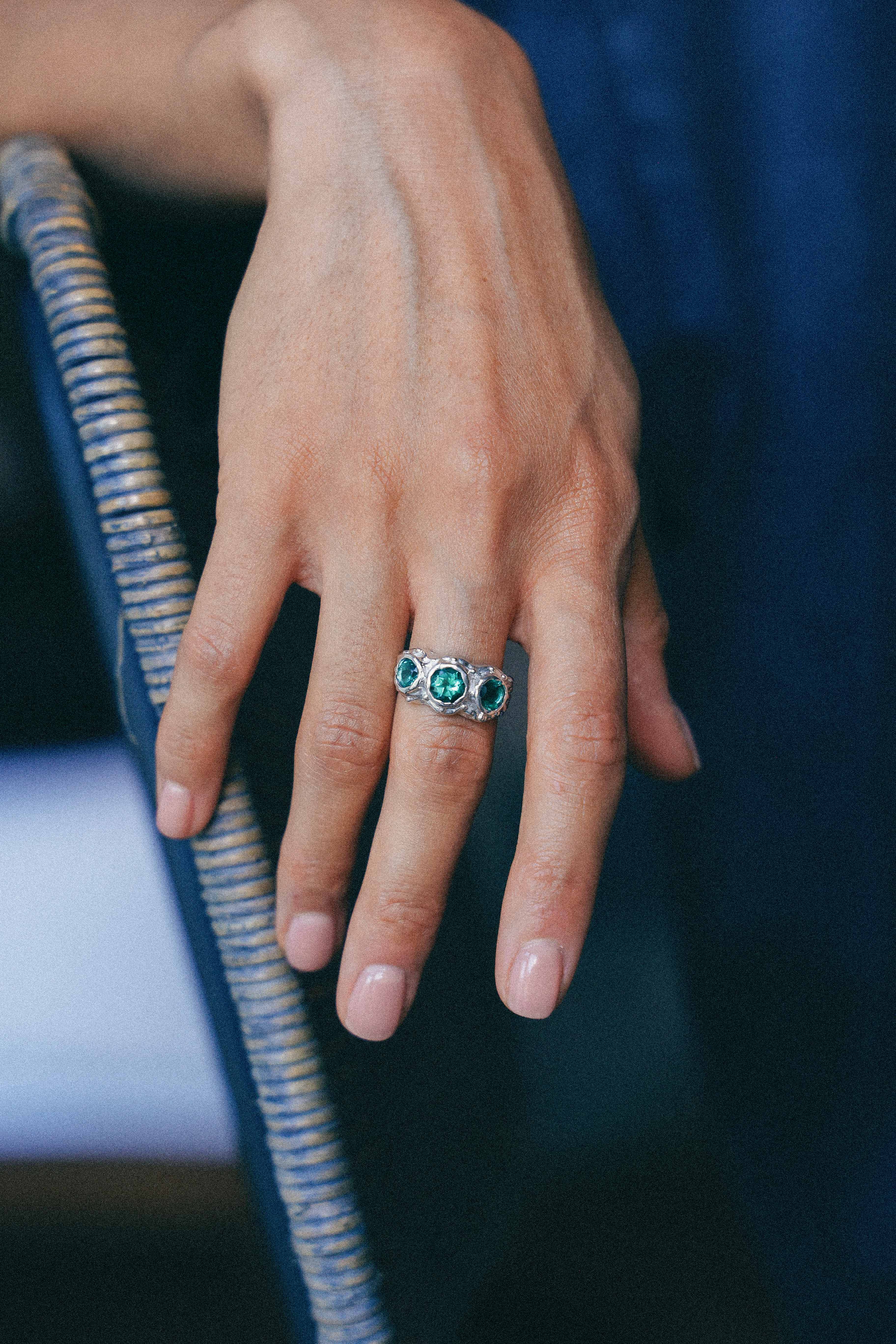 ANILLO SELES DE PLATA Y CUARZO VERDE
