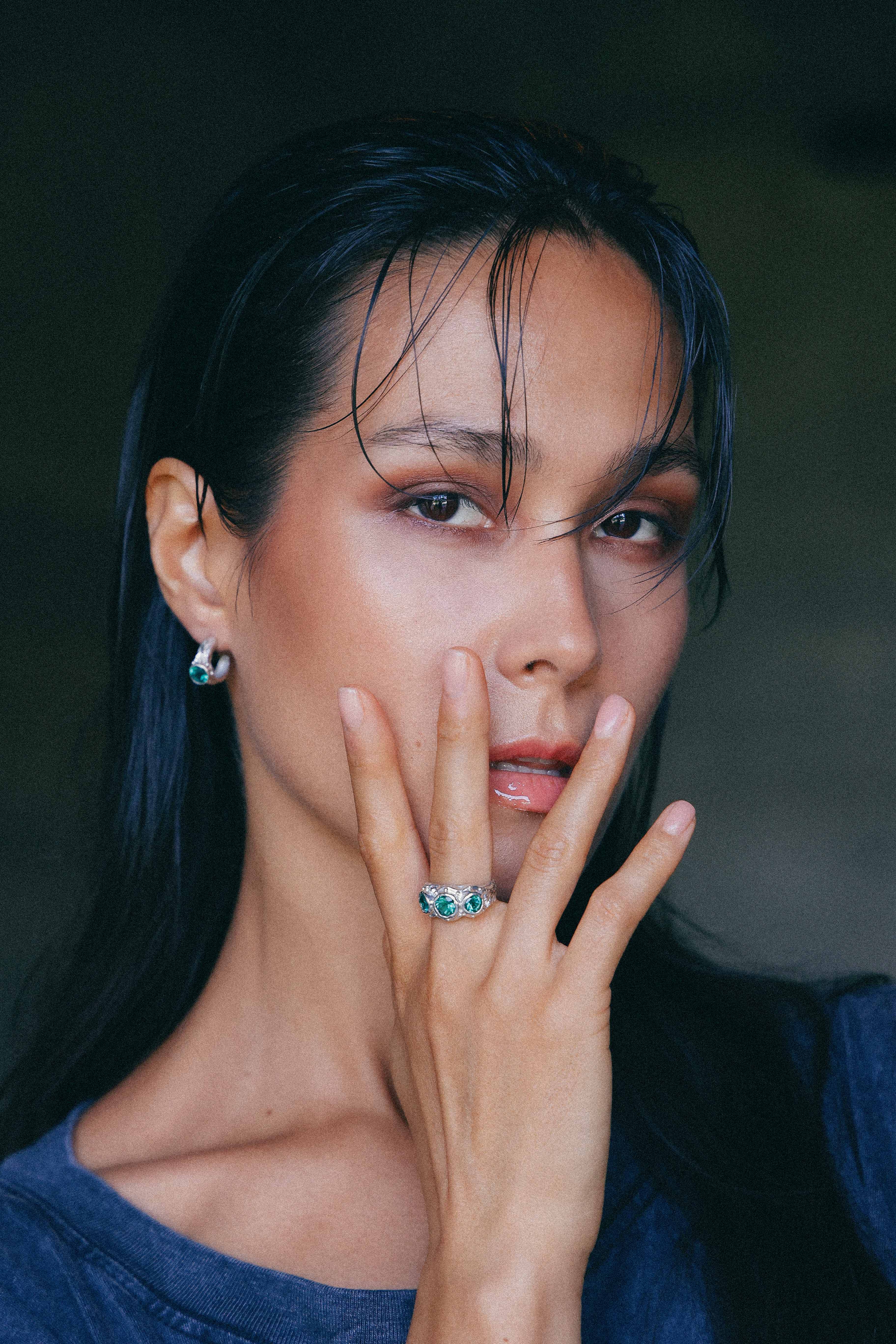 ANILLO SOLENE DE PLATA Y CUARZOS VERDES