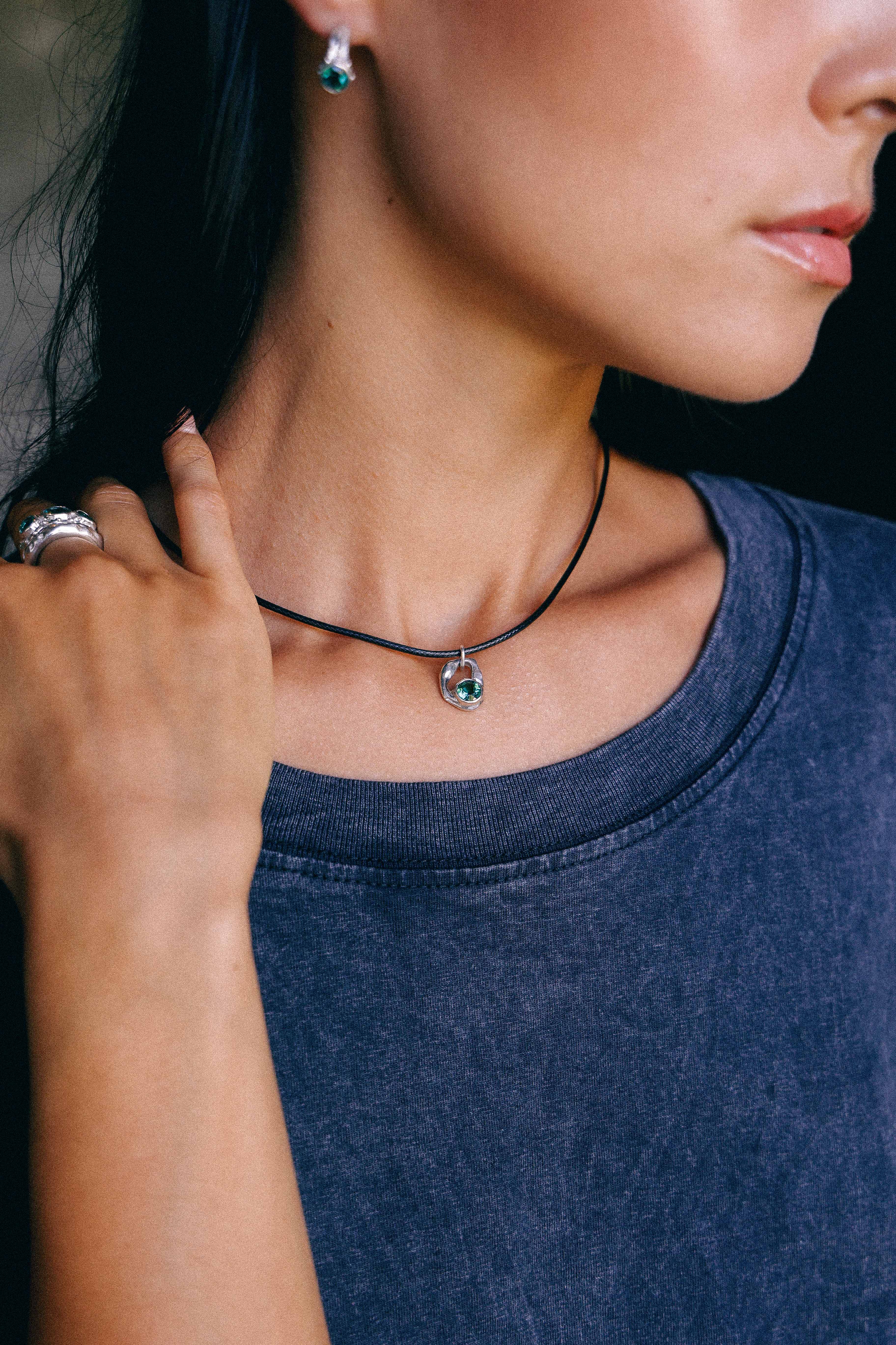 COLLAR SELES DE PLATA Y CUARZO VERDE