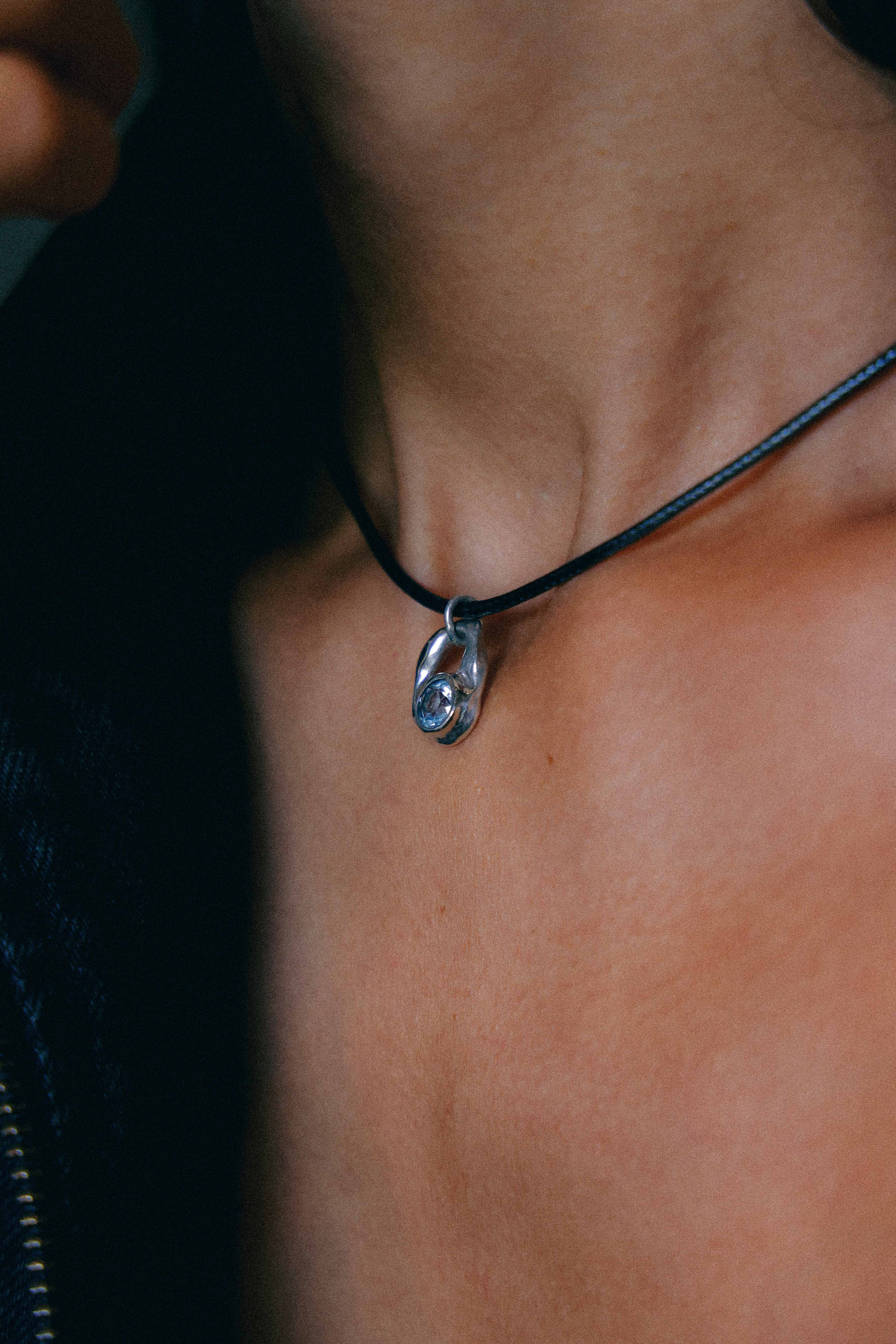 COLLAR SELES DE PLATA Y TOPACIO CELESTE