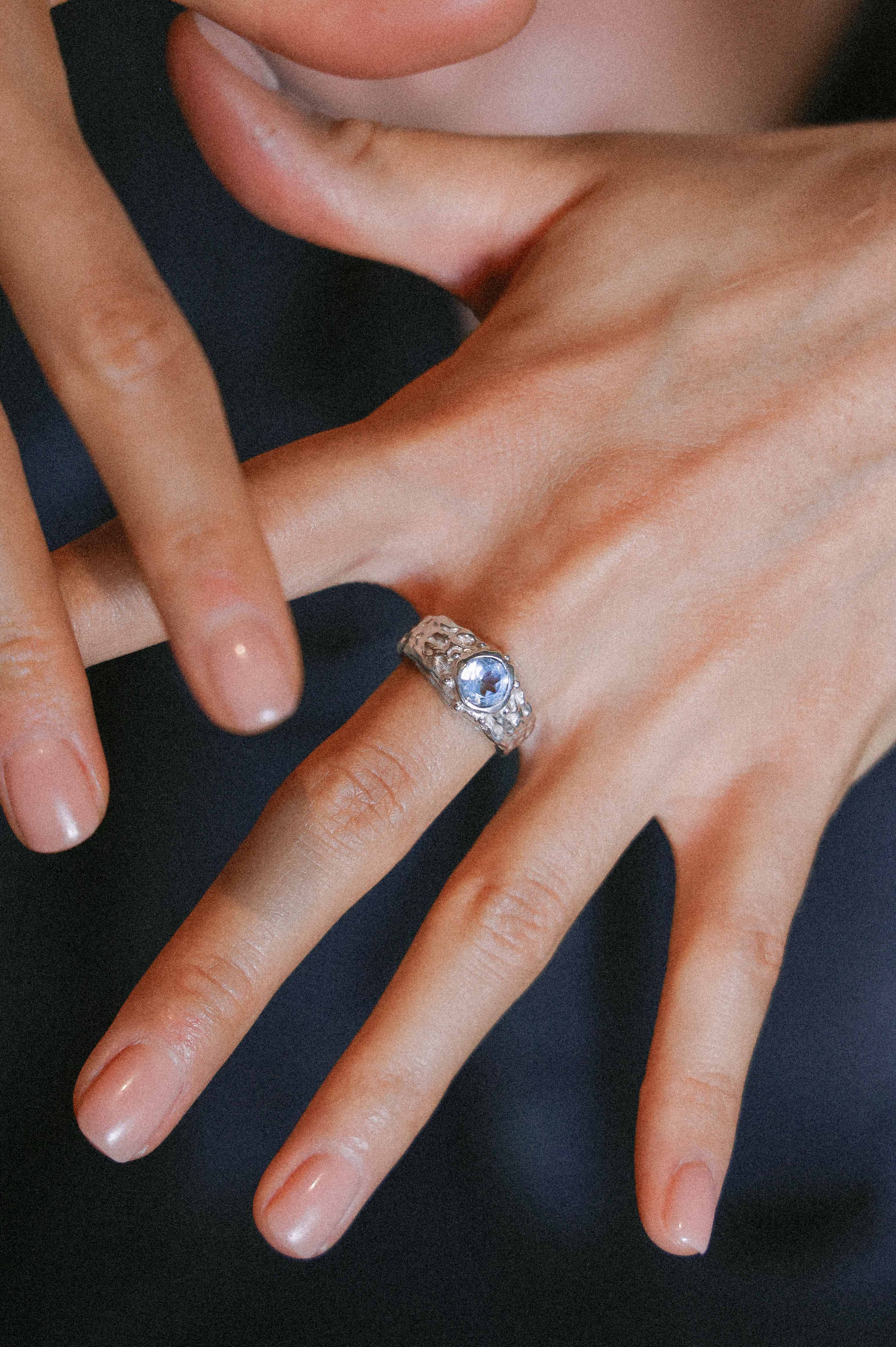 ANILLO SELES DE PLATA Y TOPACIO CELESTE