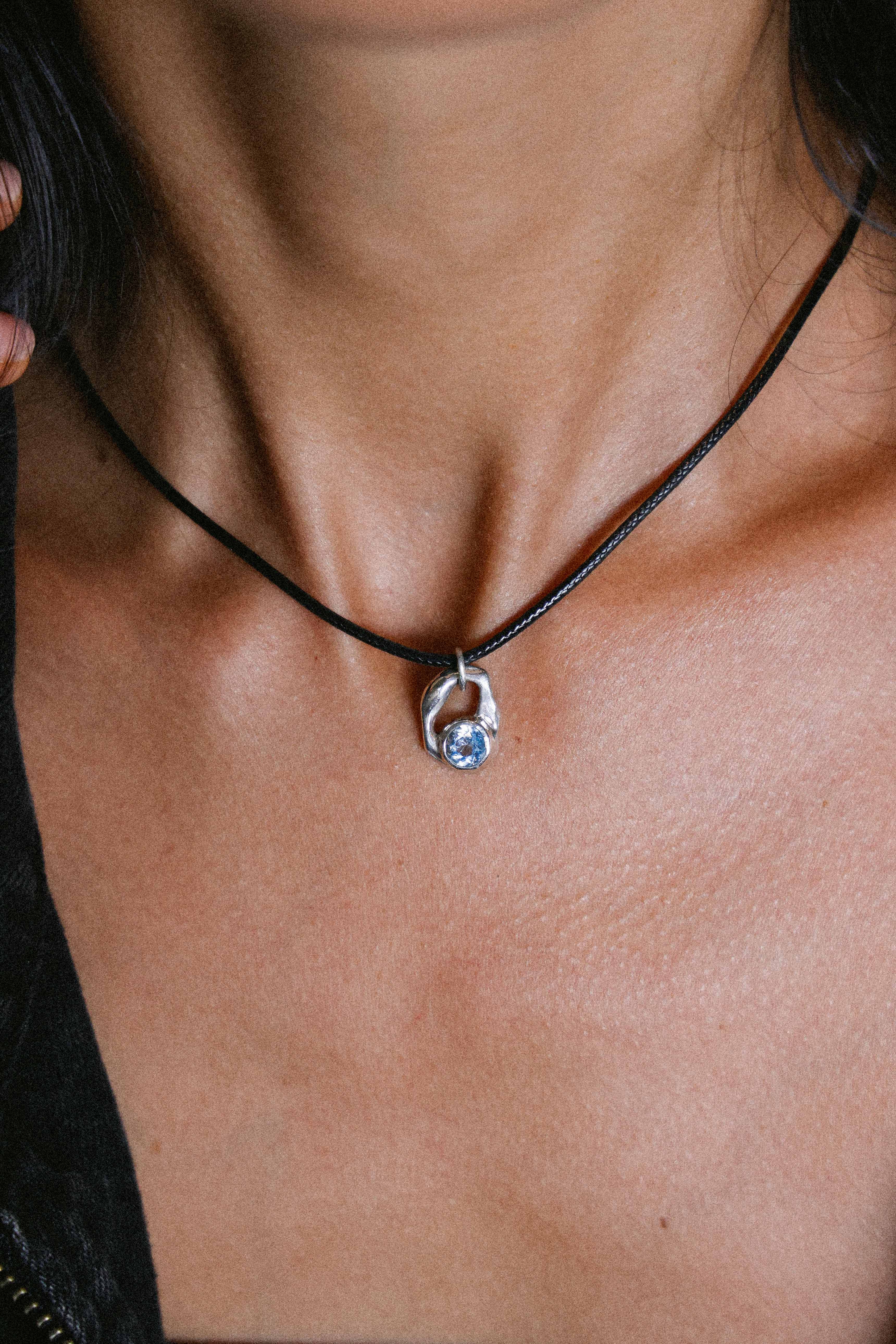 COLLAR SELES DE PLATA Y TOPACIO CELESTE