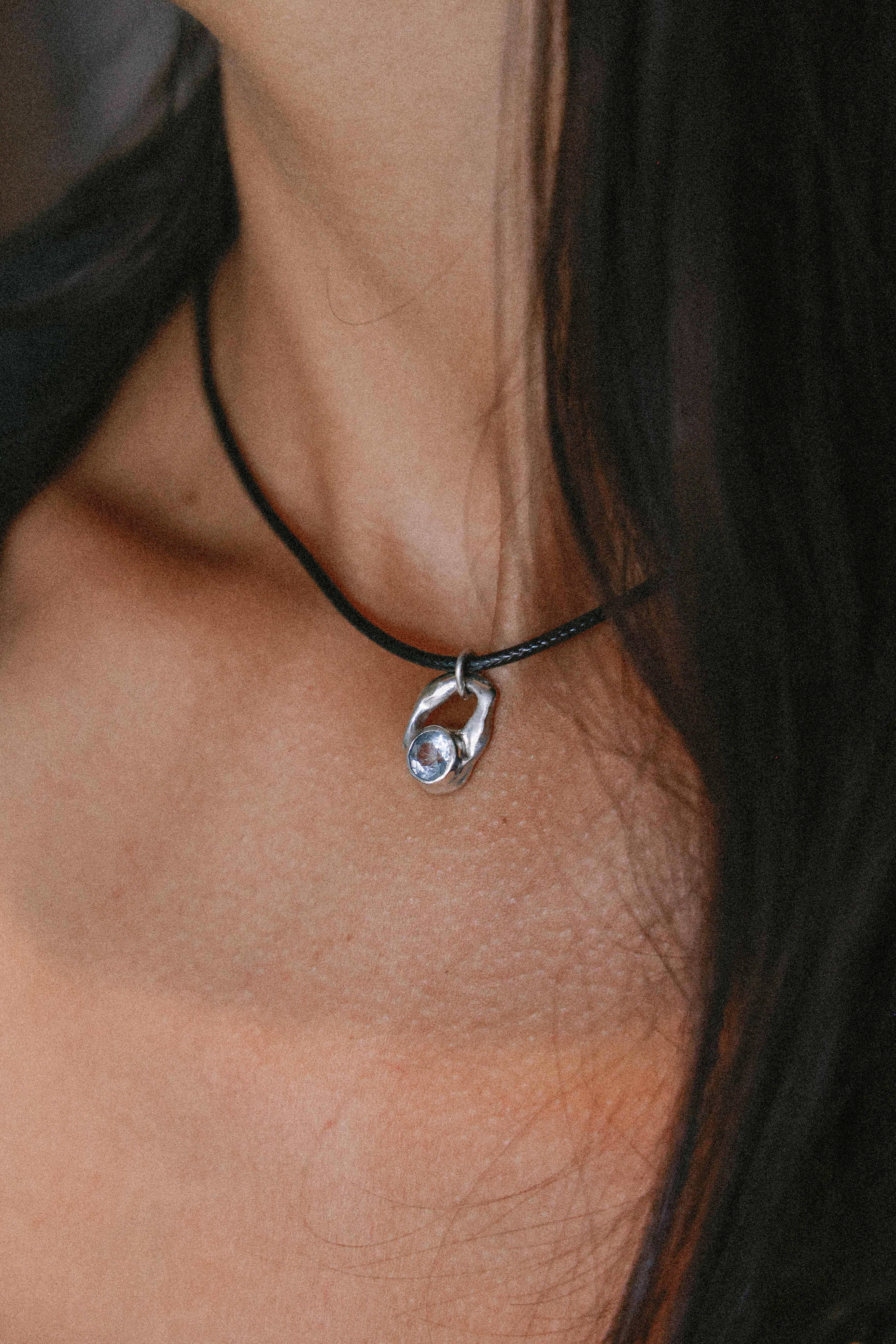 COLLAR SELES DE PLATA Y TOPACIO CELESTE