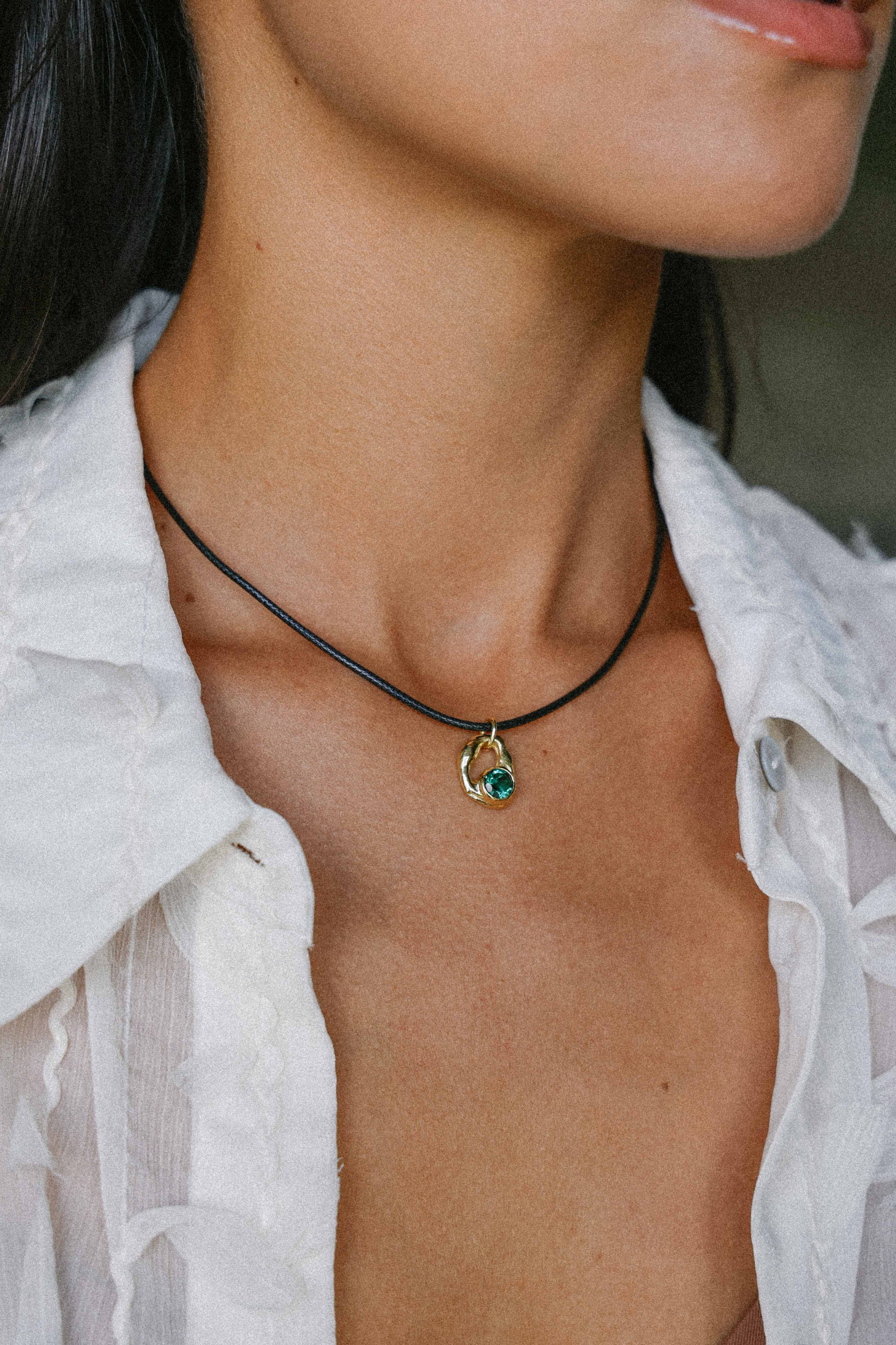 COLLAR SELES DE ORO Y CUARZO VERDE