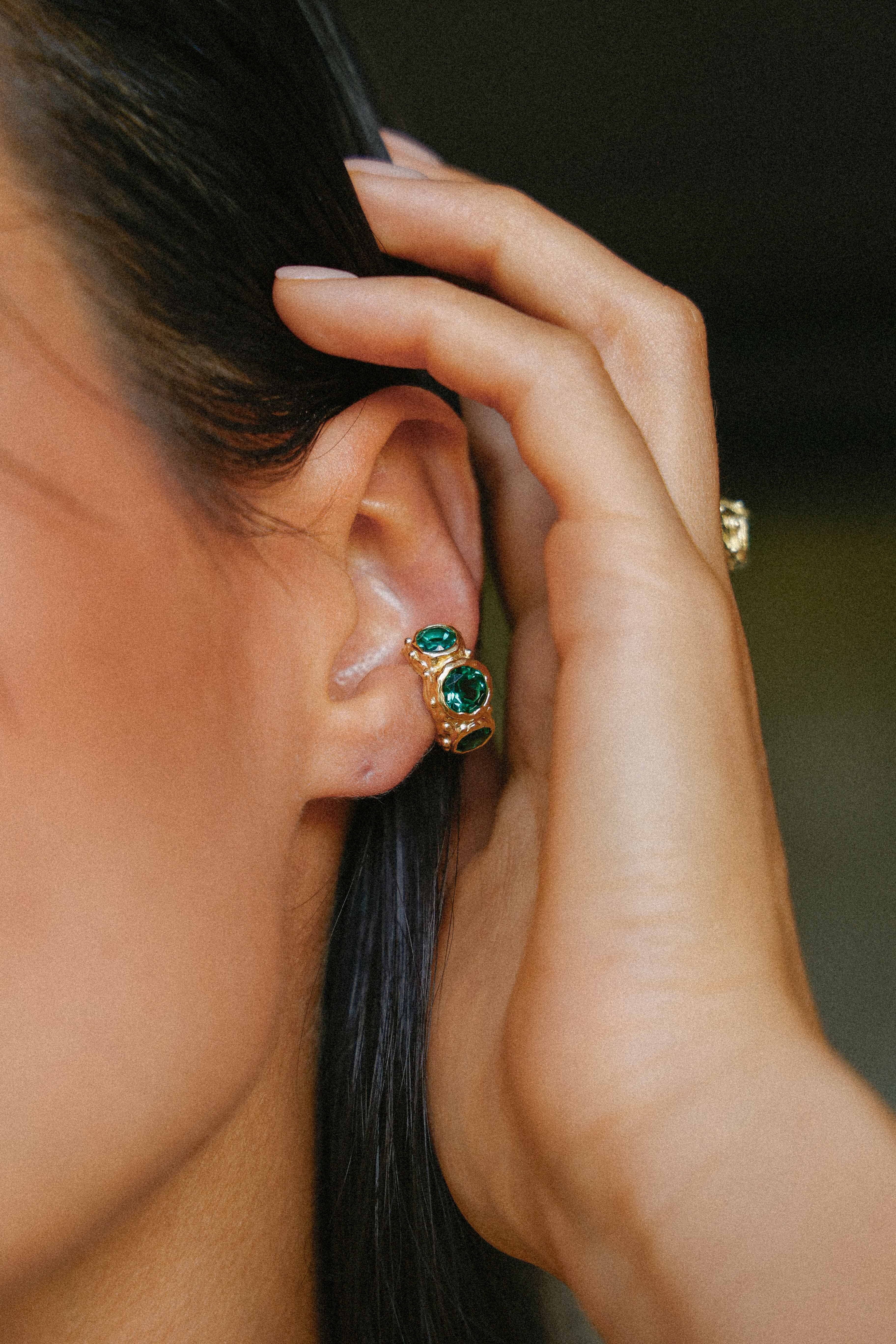 ARO EARCUFF SOLENE ORO Y CUARZO VERDE