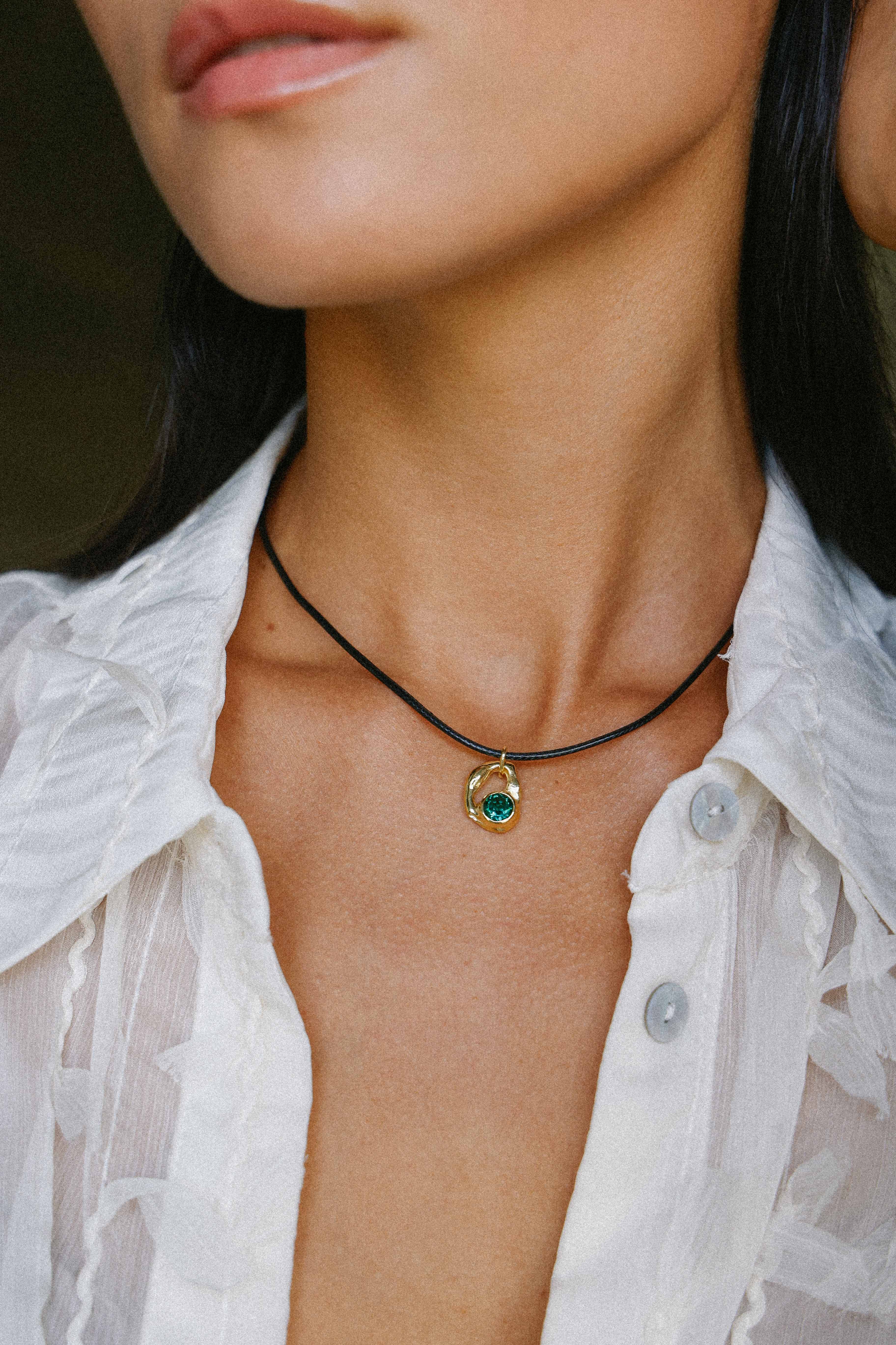 COLLAR SELES DE ORO Y CUARZO VERDE