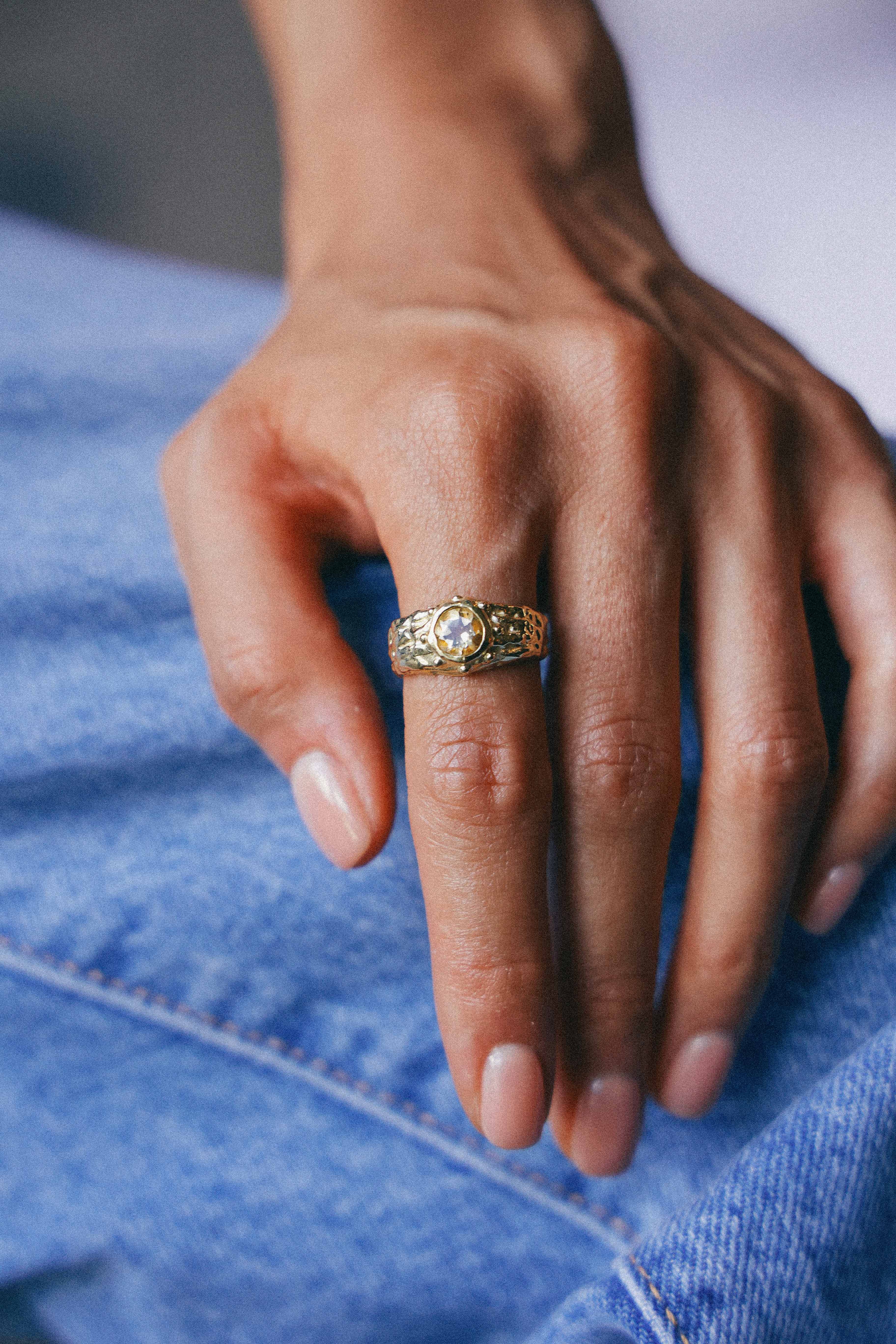 ANILLO SELES ORO Y CITRINO