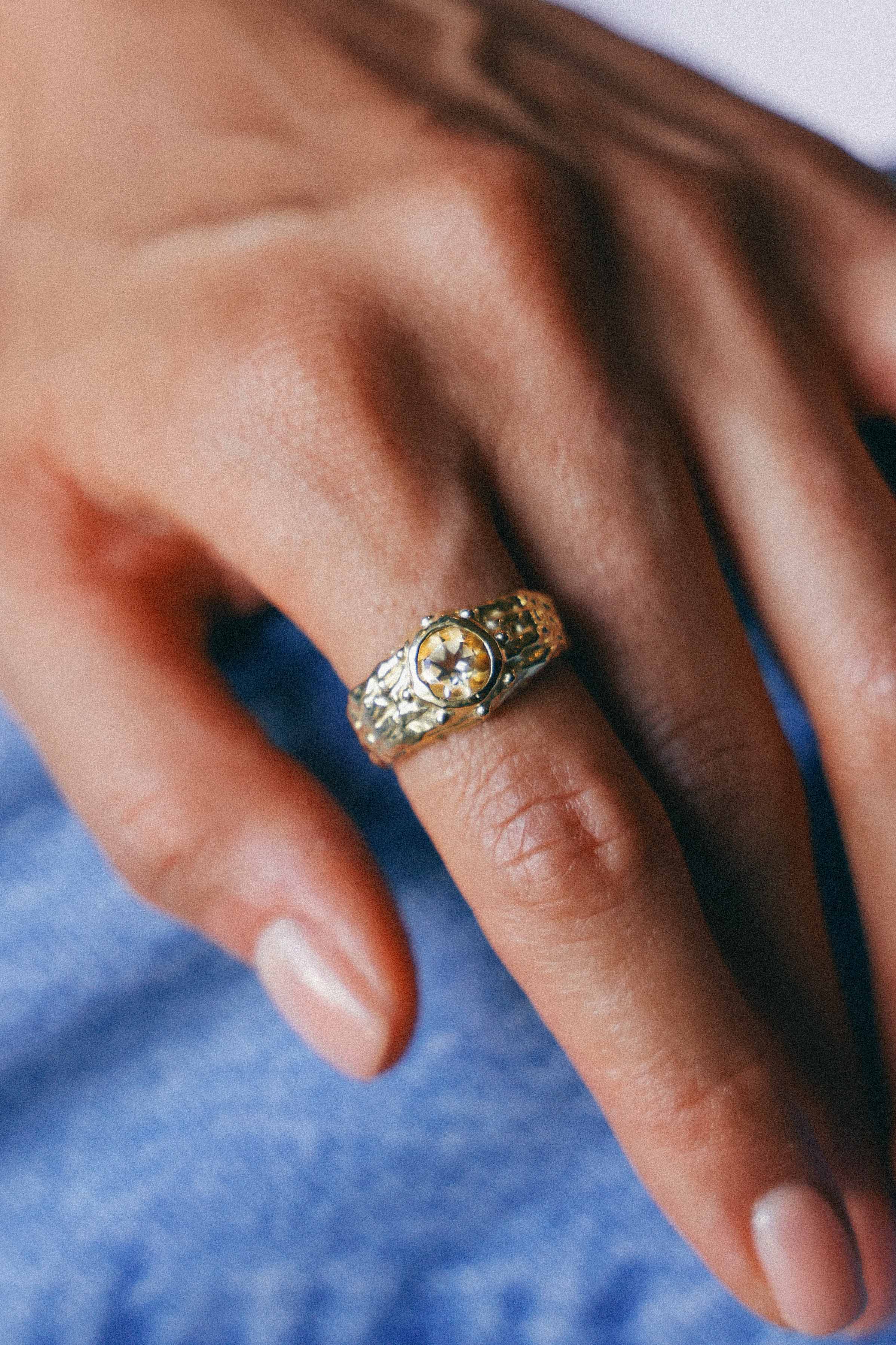 ANILLO SELES ORO Y CITRINO