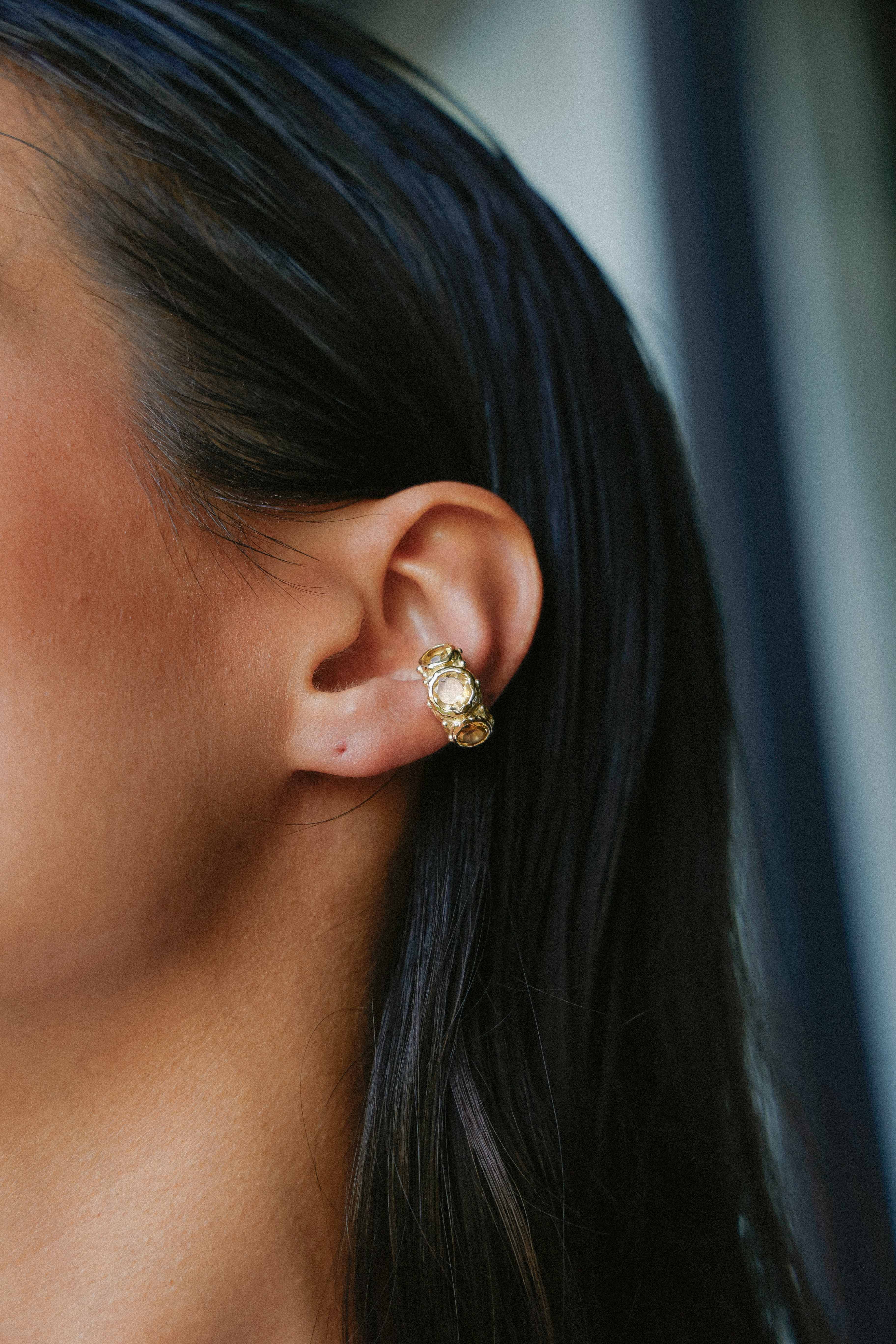 ARO EARCUFF SOLENE ORO Y CITRINO