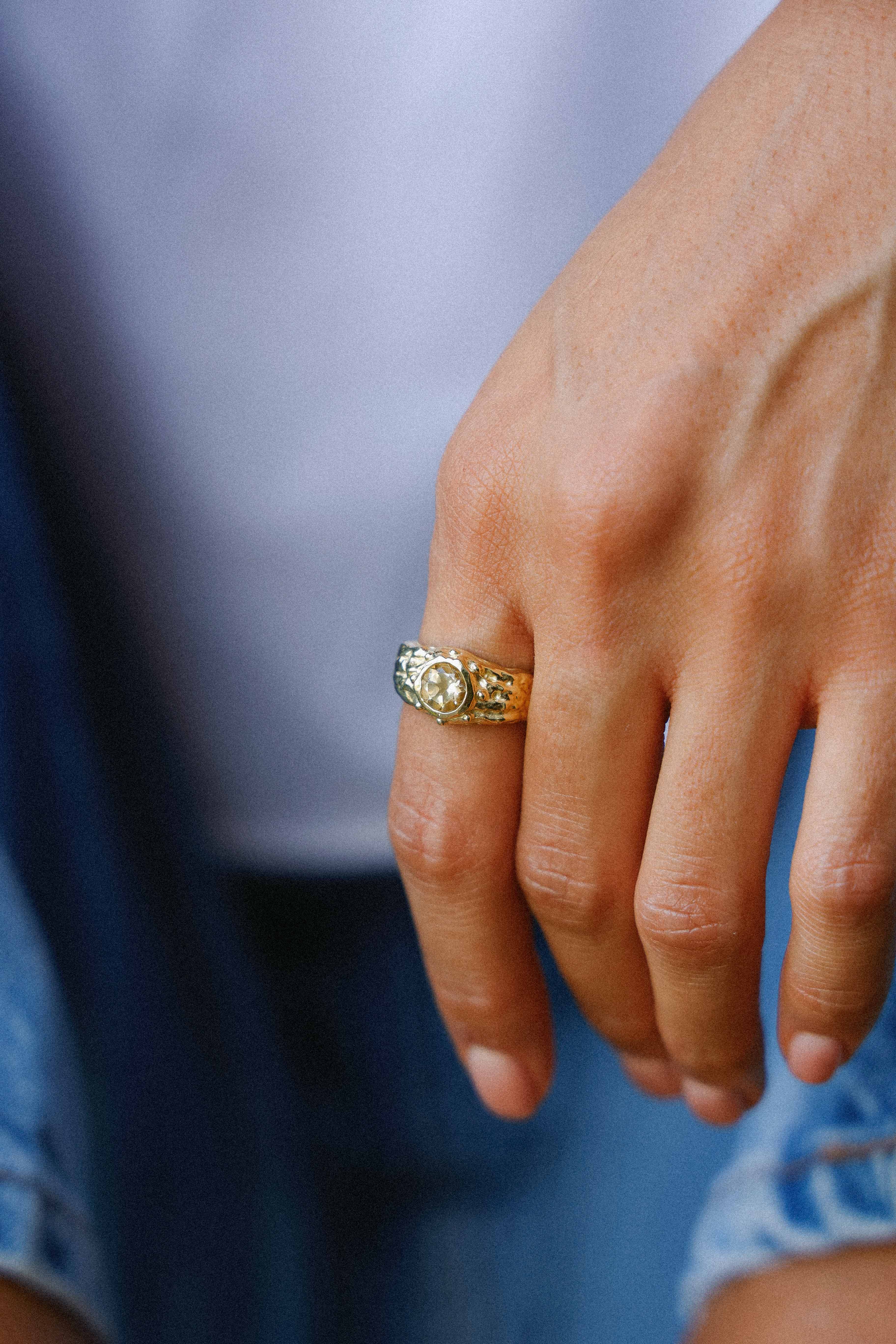 ANILLO SELES ORO Y CITRINO