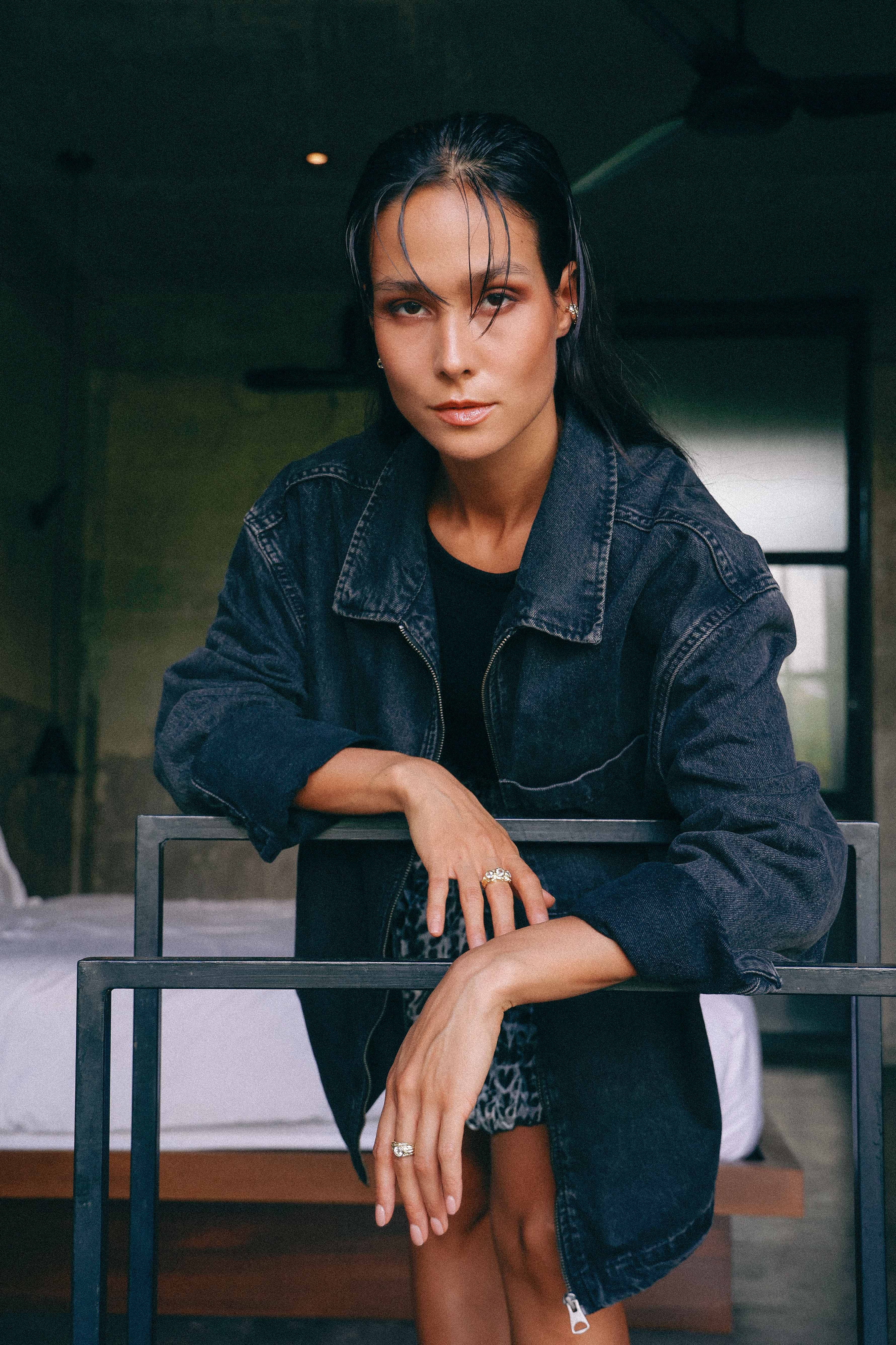 ANILLO SELES ORO Y TOPACIO BLANCO