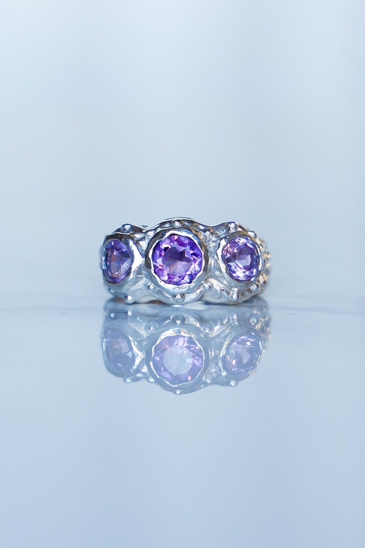 ANILLO SOLENE DE PLATA Y AMATISTAS