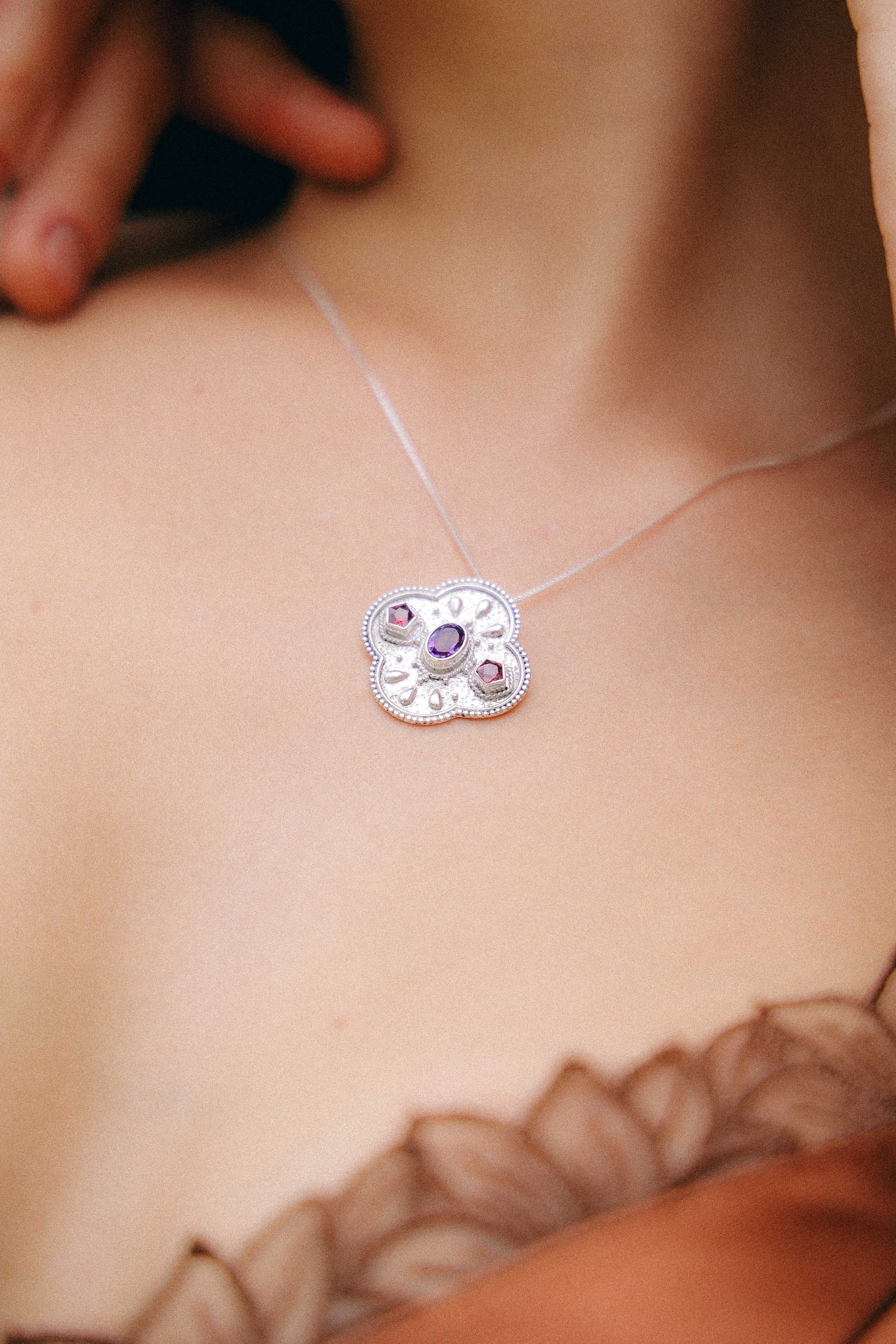 COLLAR PAULETTE AMATISTA