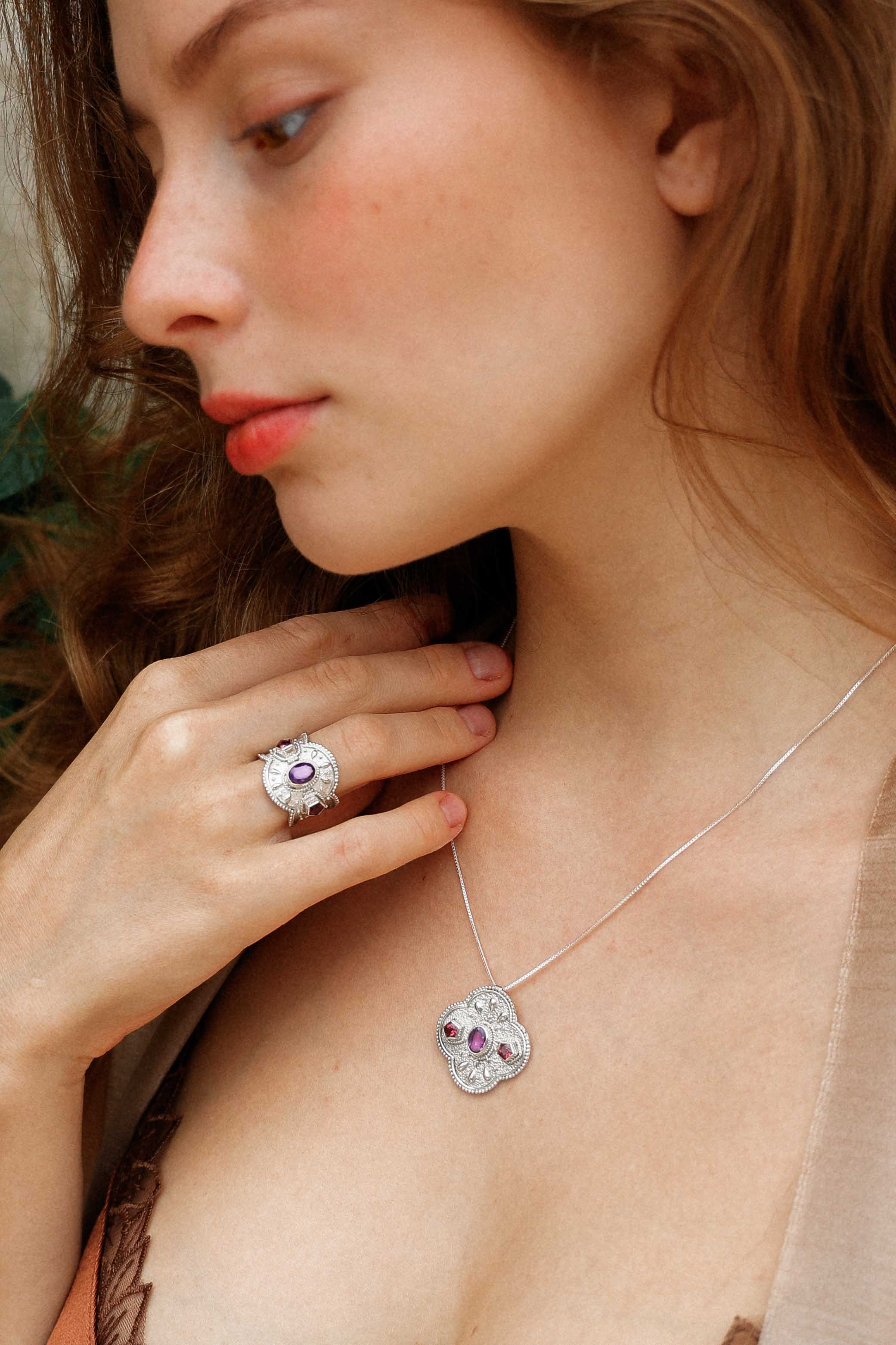 COLLAR PAULETTE AMATISTA