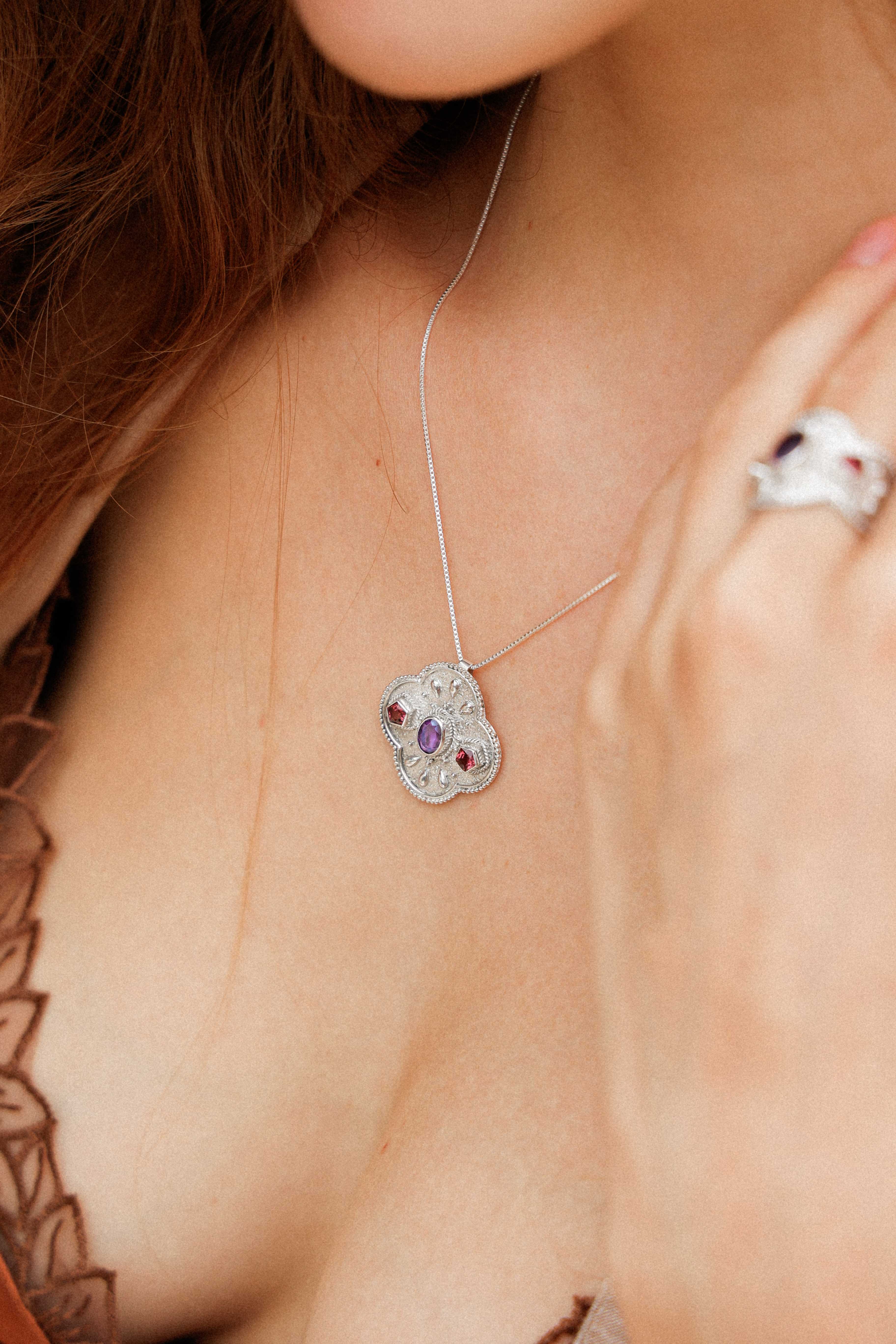 COLLAR PAULETTE AMATISTA