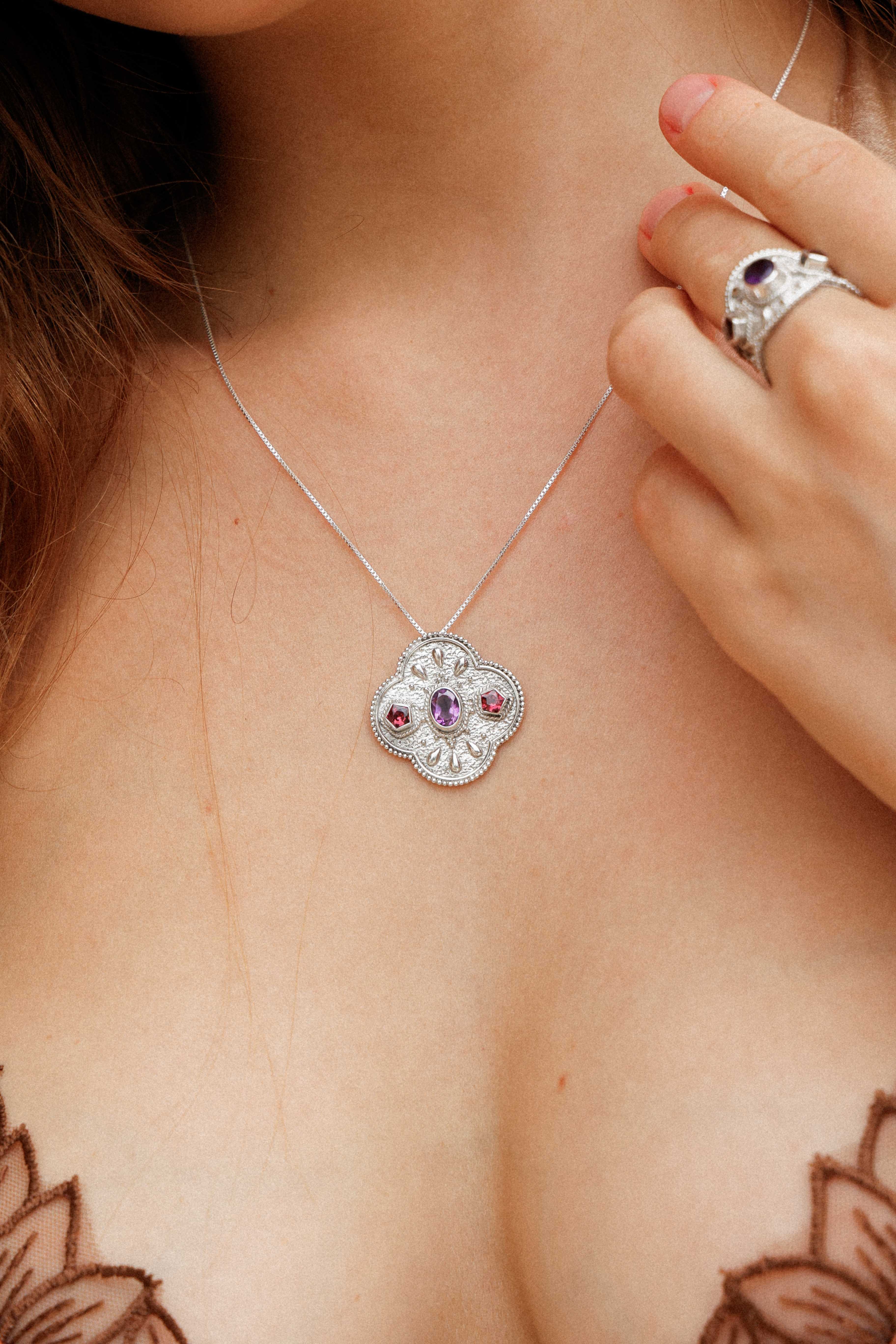 COLLAR PAULETTE AMATISTA