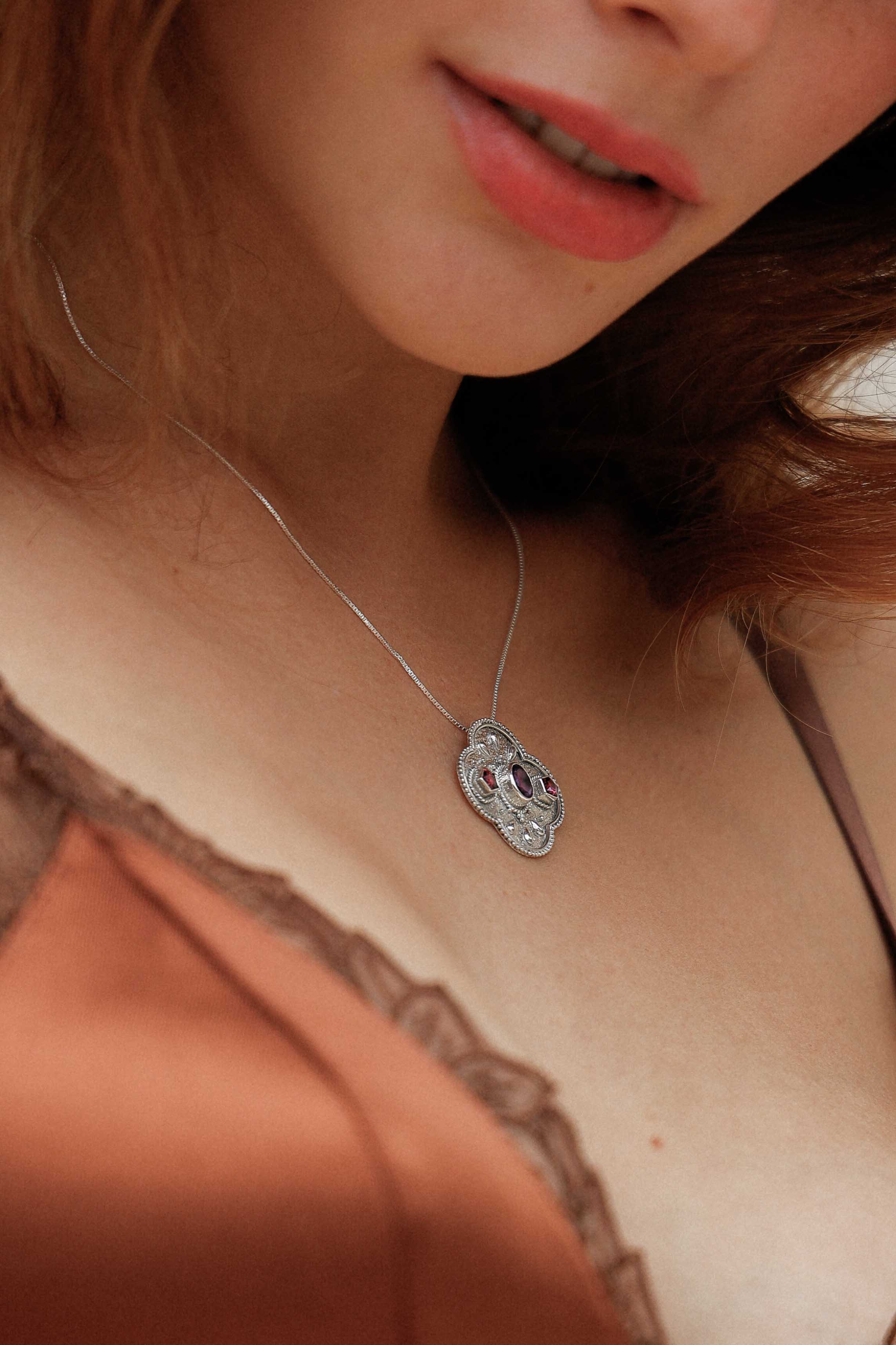 COLLAR PAULETTE AMATISTA