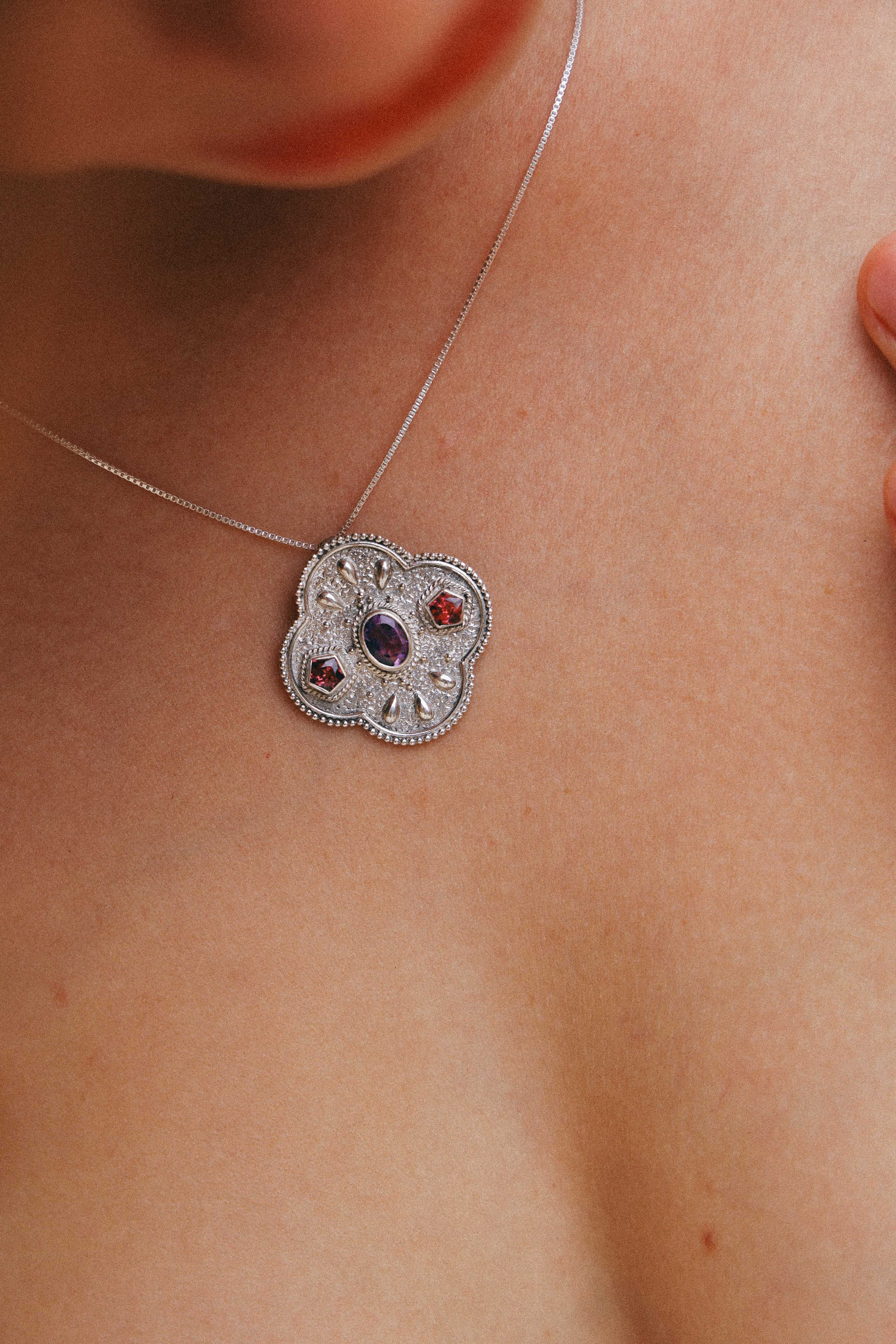 COLLAR PAULETTE AMATISTA