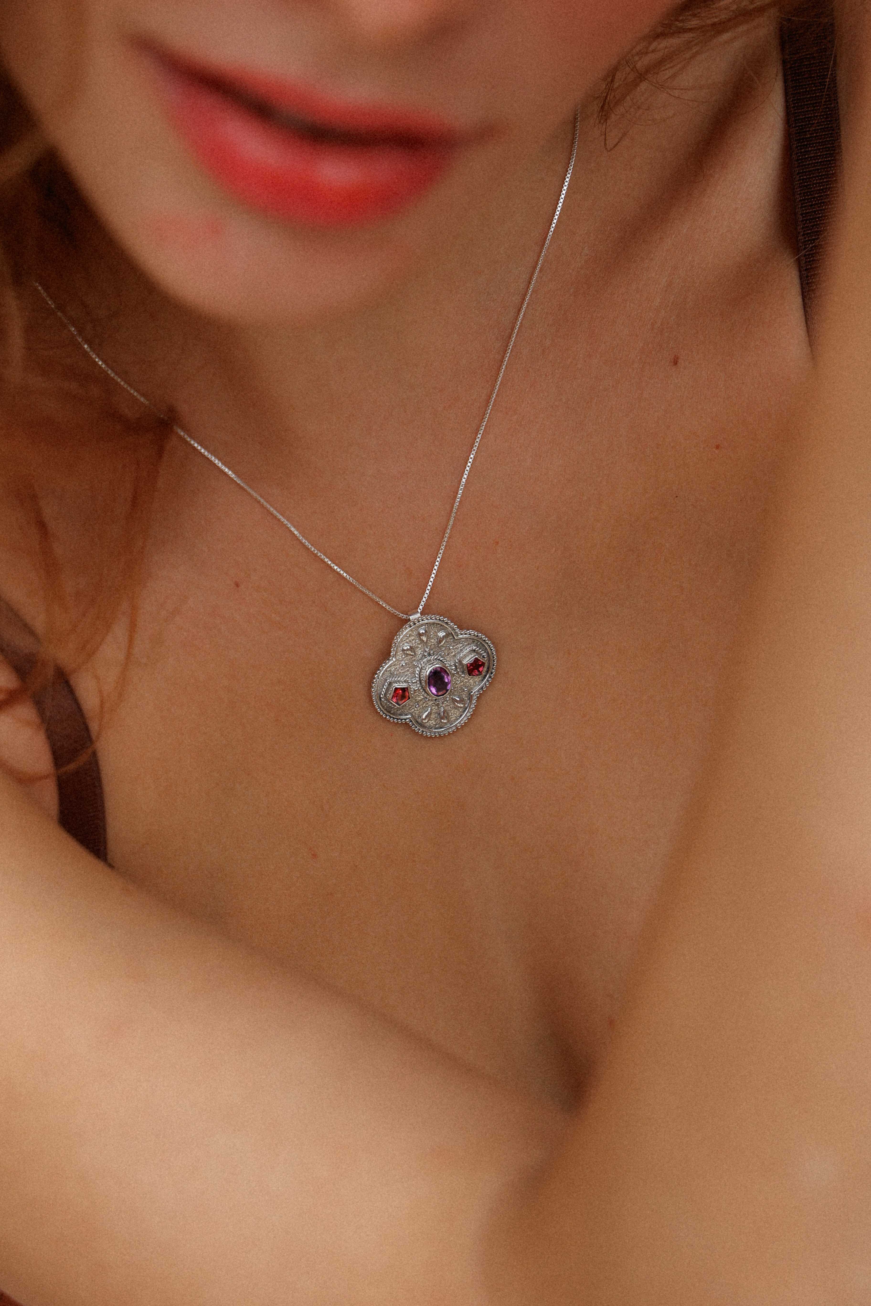 COLLAR PAULETTE AMATISTA