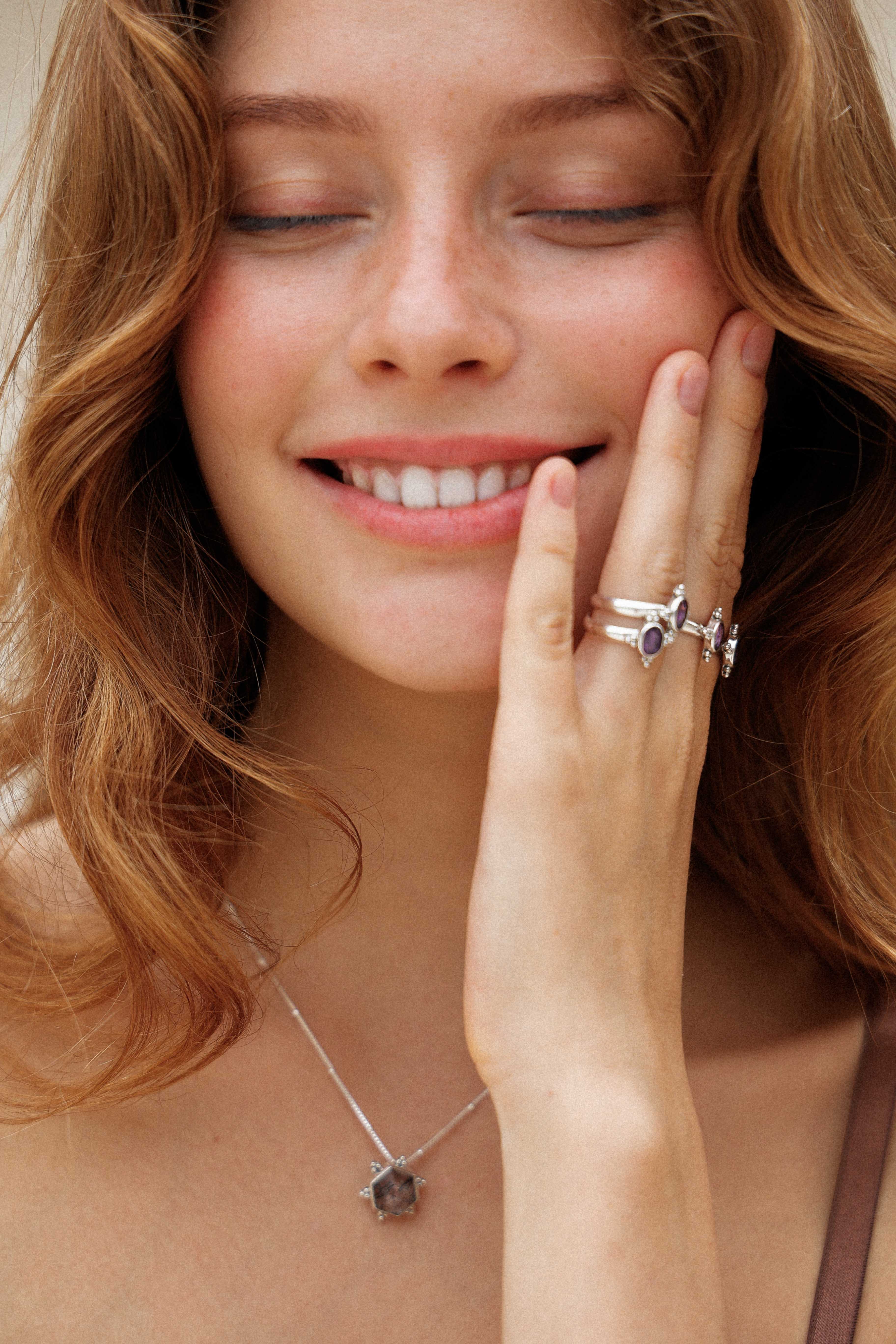 ANILLO EKA AMATISTA