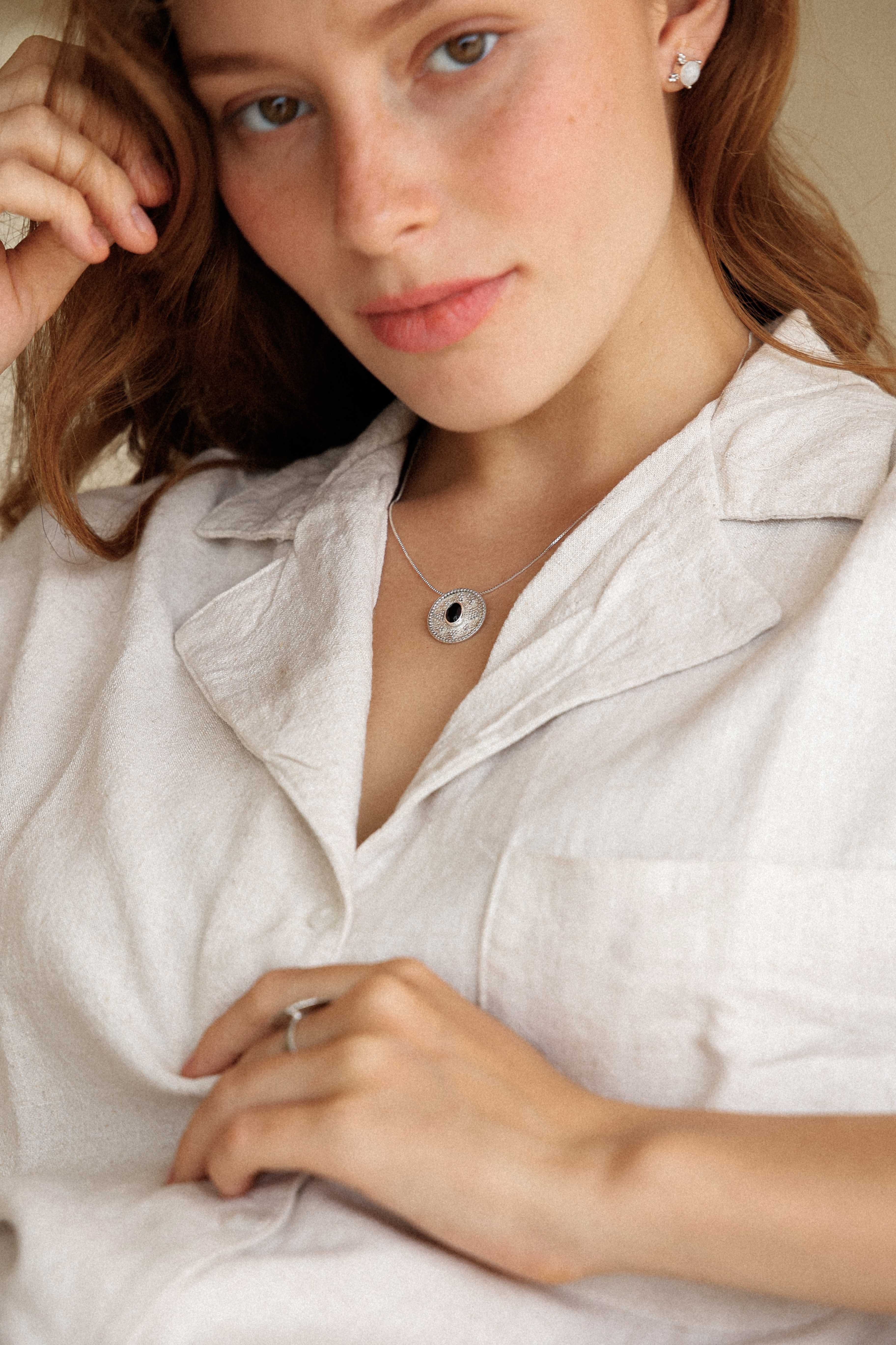 COLLAR OMU ONIX