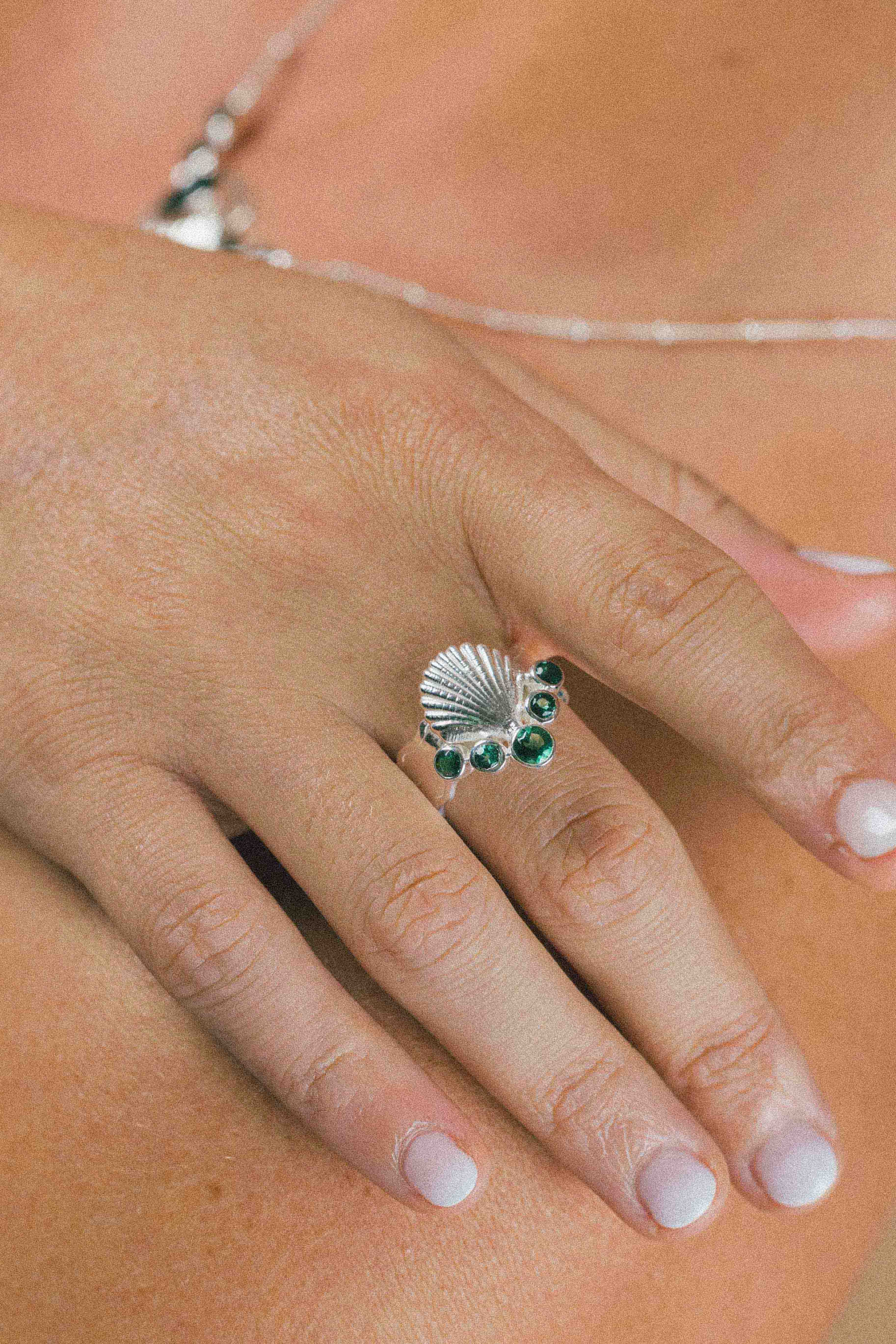 ANILLO CONMIISANKA DE PLATA DE CUARZO VERDE