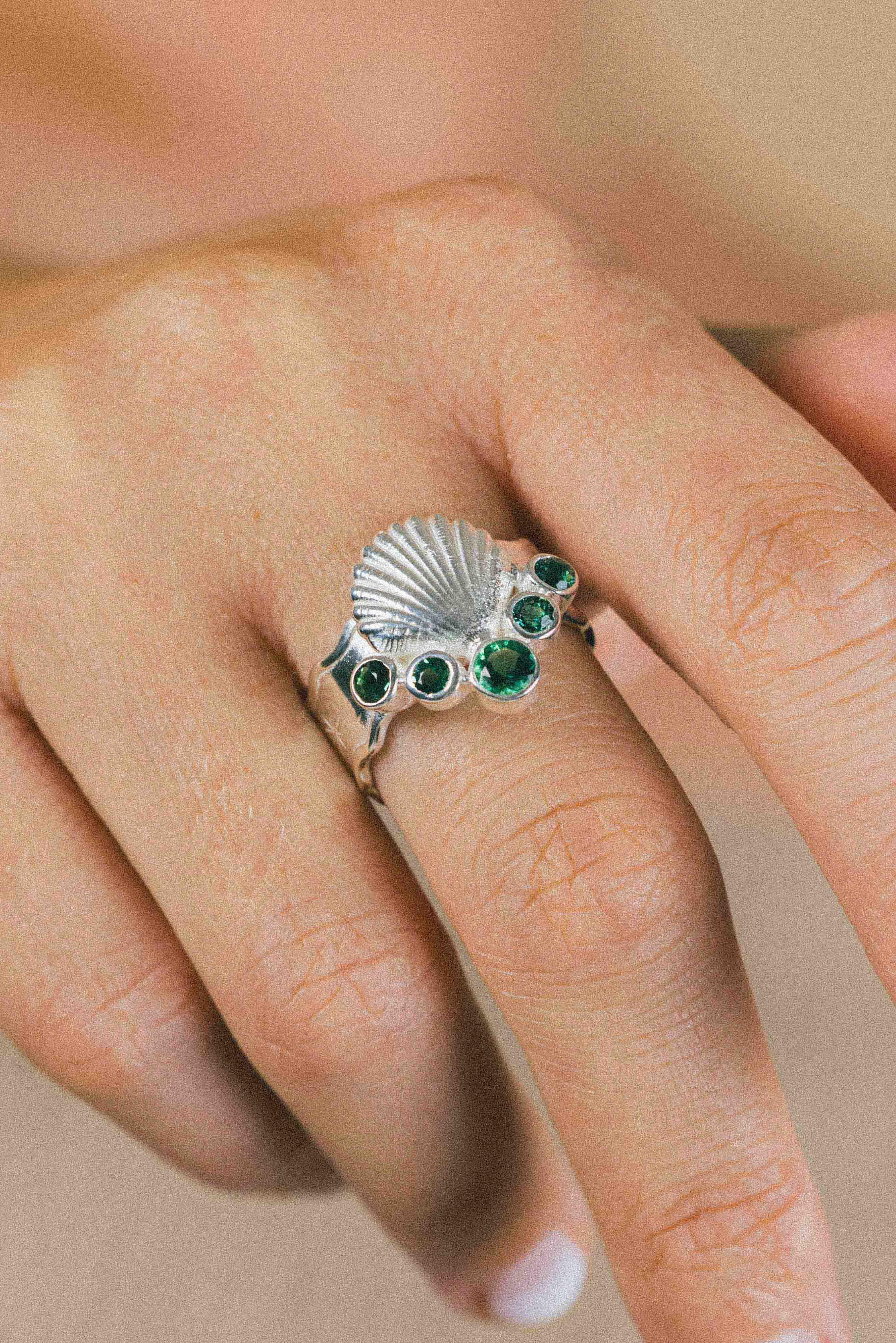 ANILLO CONMIISANKA DE PLATA DE CUARZO VERDE