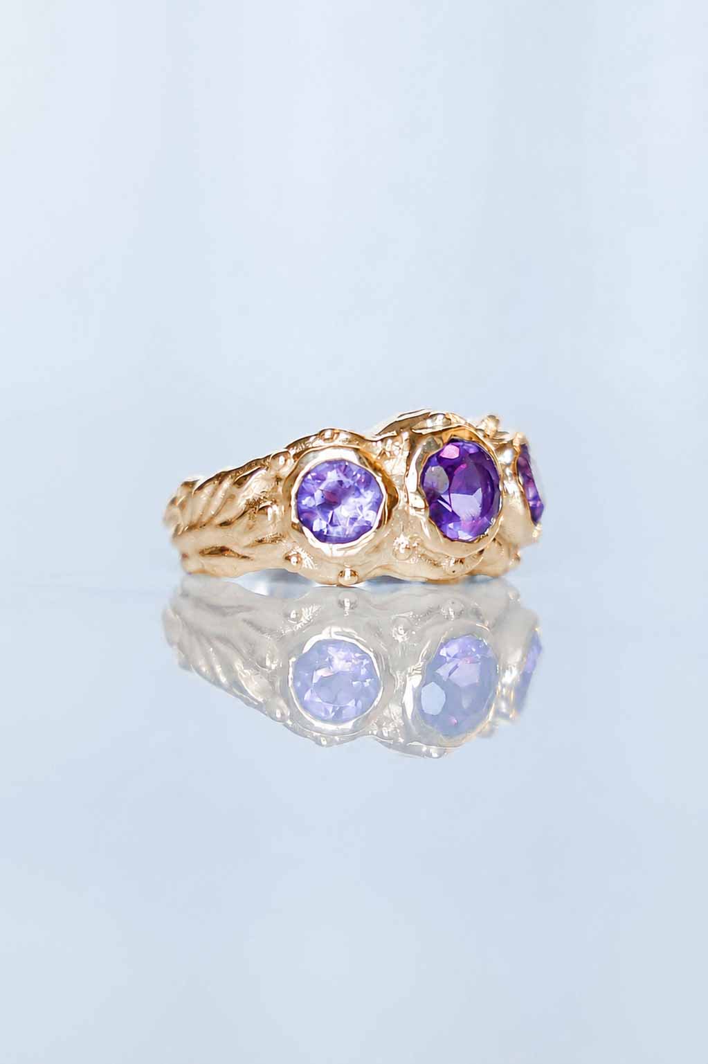 ANILLO SOLENE ORO Y AMATISTAS