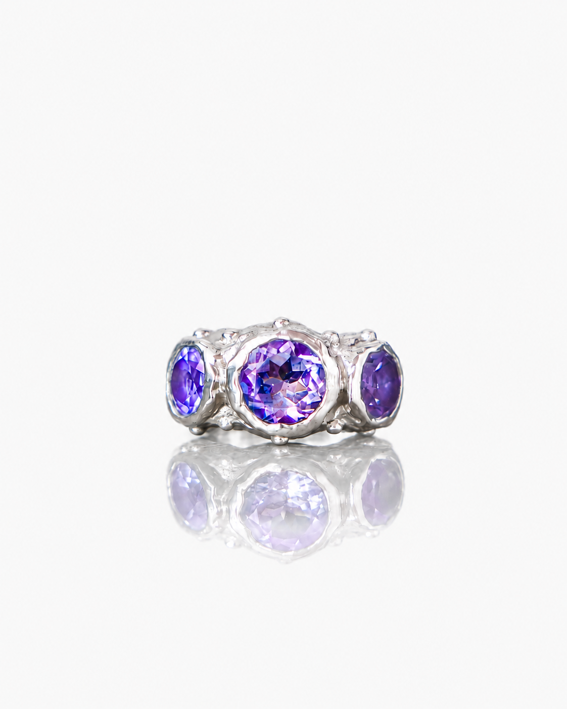 ARO EARCUFF SOLENE DE PLATA Y AMATISTAS