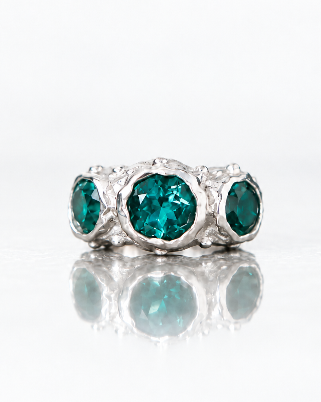 ARO EARCUFF SOLENE DE PLATA Y CUARZO VERDE