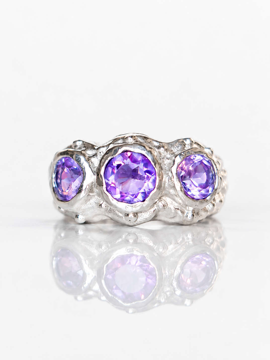 ANILLO SOLENE DE PLATA Y AMATISTAS