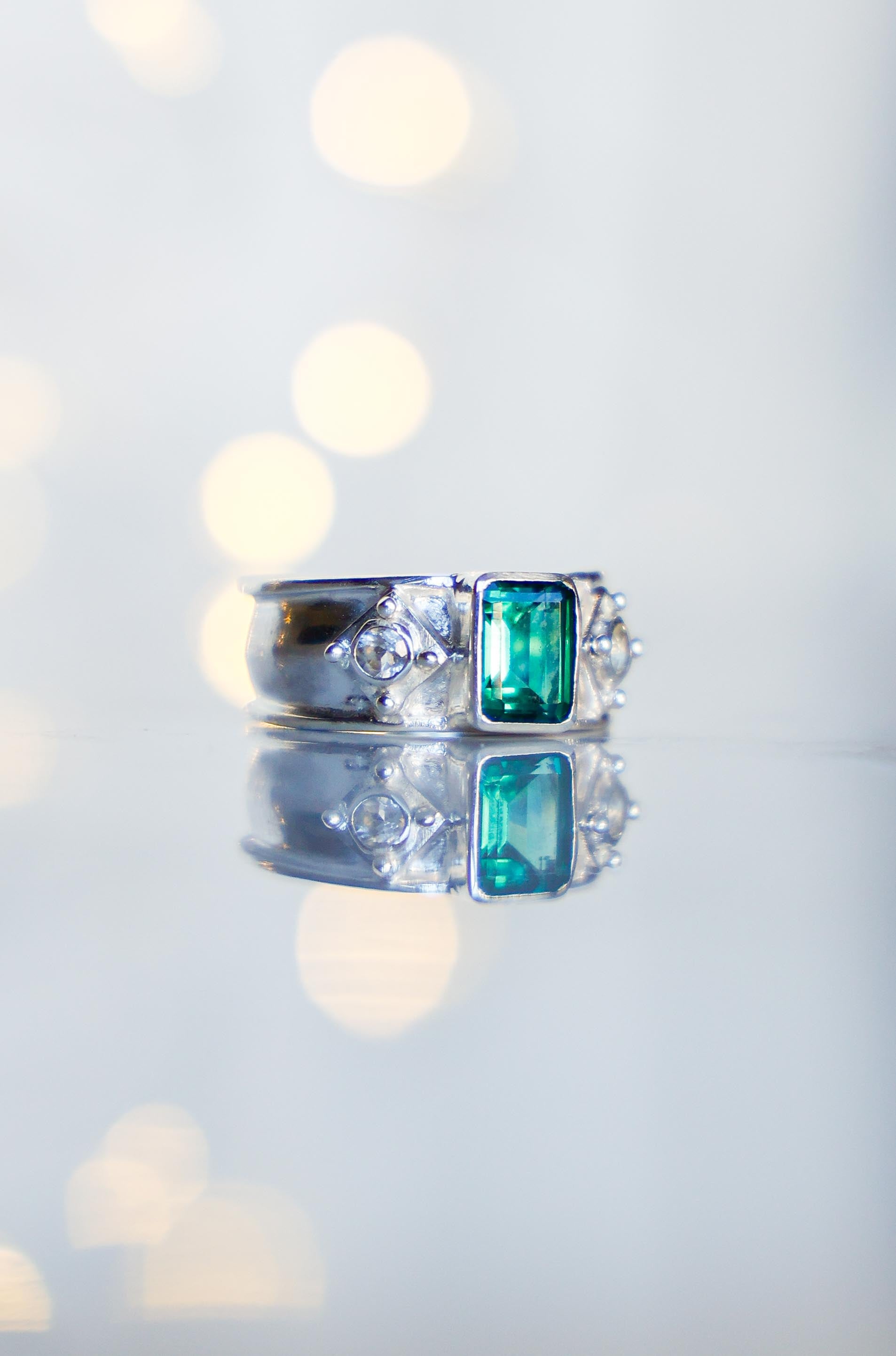 ANILLO AURORA DE PLATA Y CUARZO VERDE