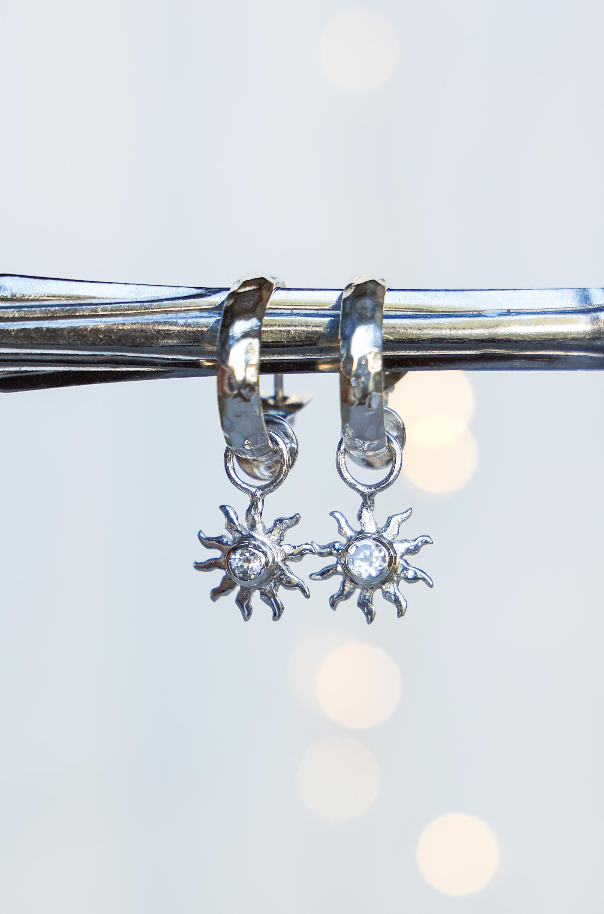 AROS AUREA DE PLATA Y TOPACIO BLANCO