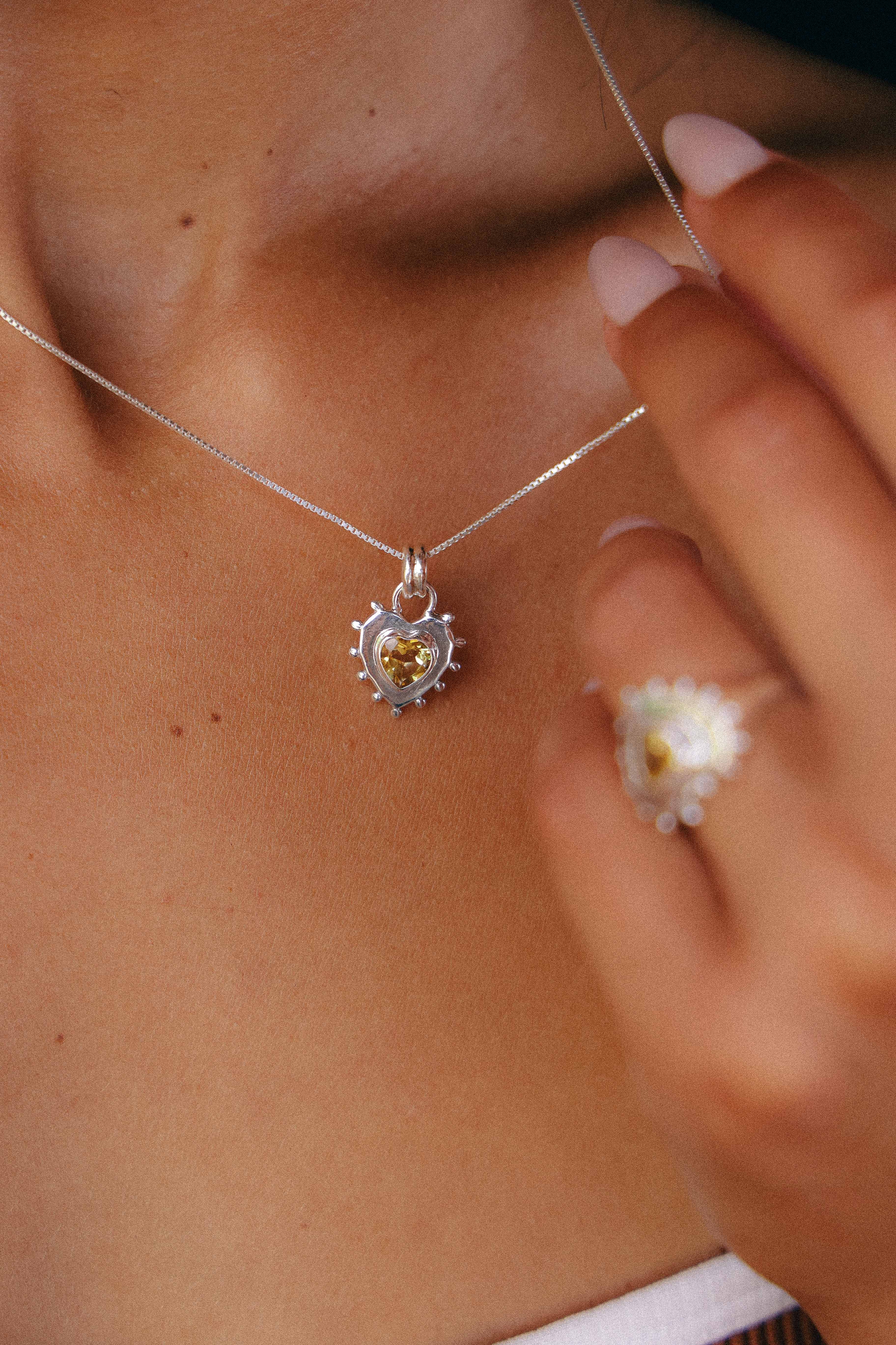 COLLAR CORAZON PLATA Y CITRINO