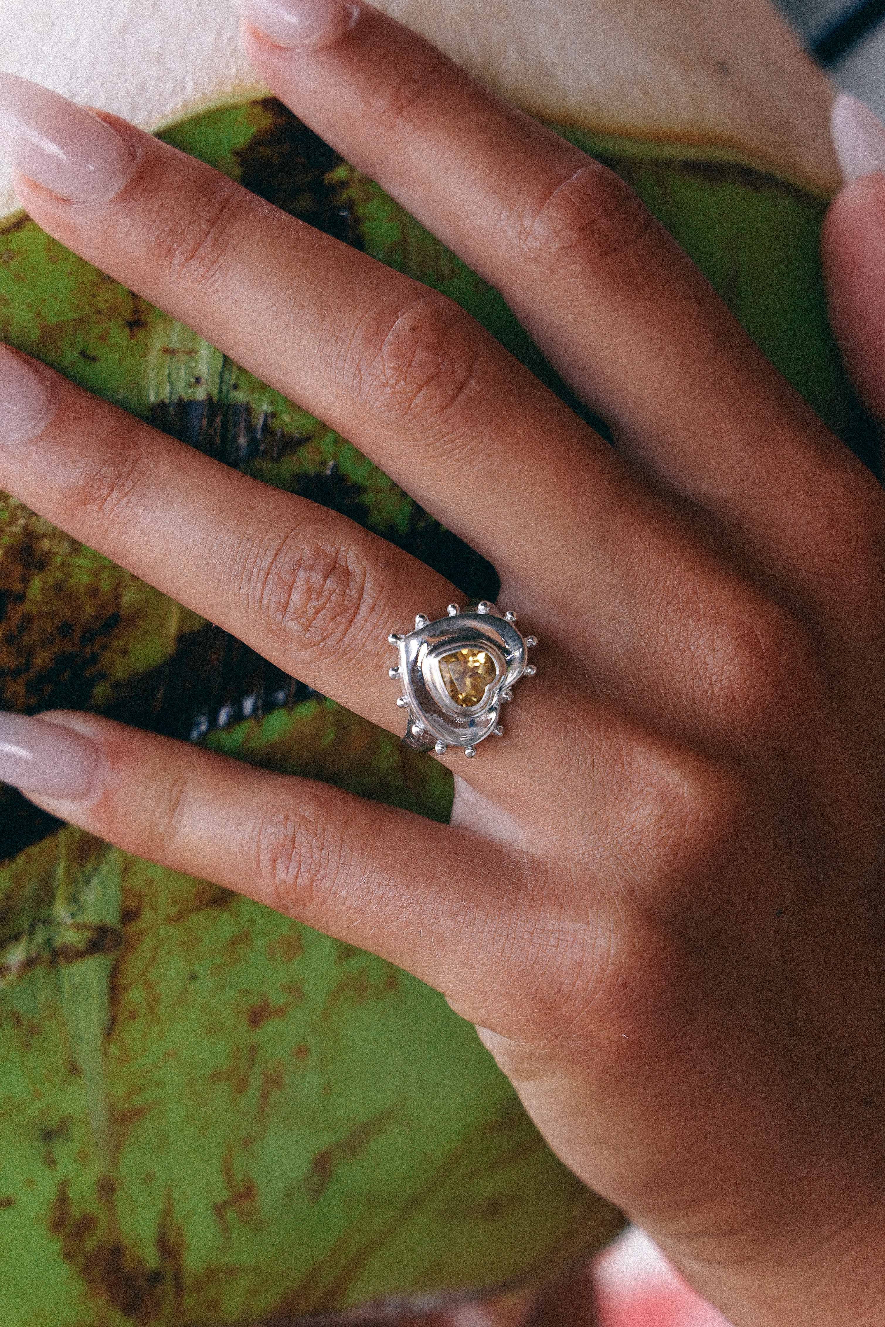 ANILLO CORAZON DE PLATA Y CITRINO