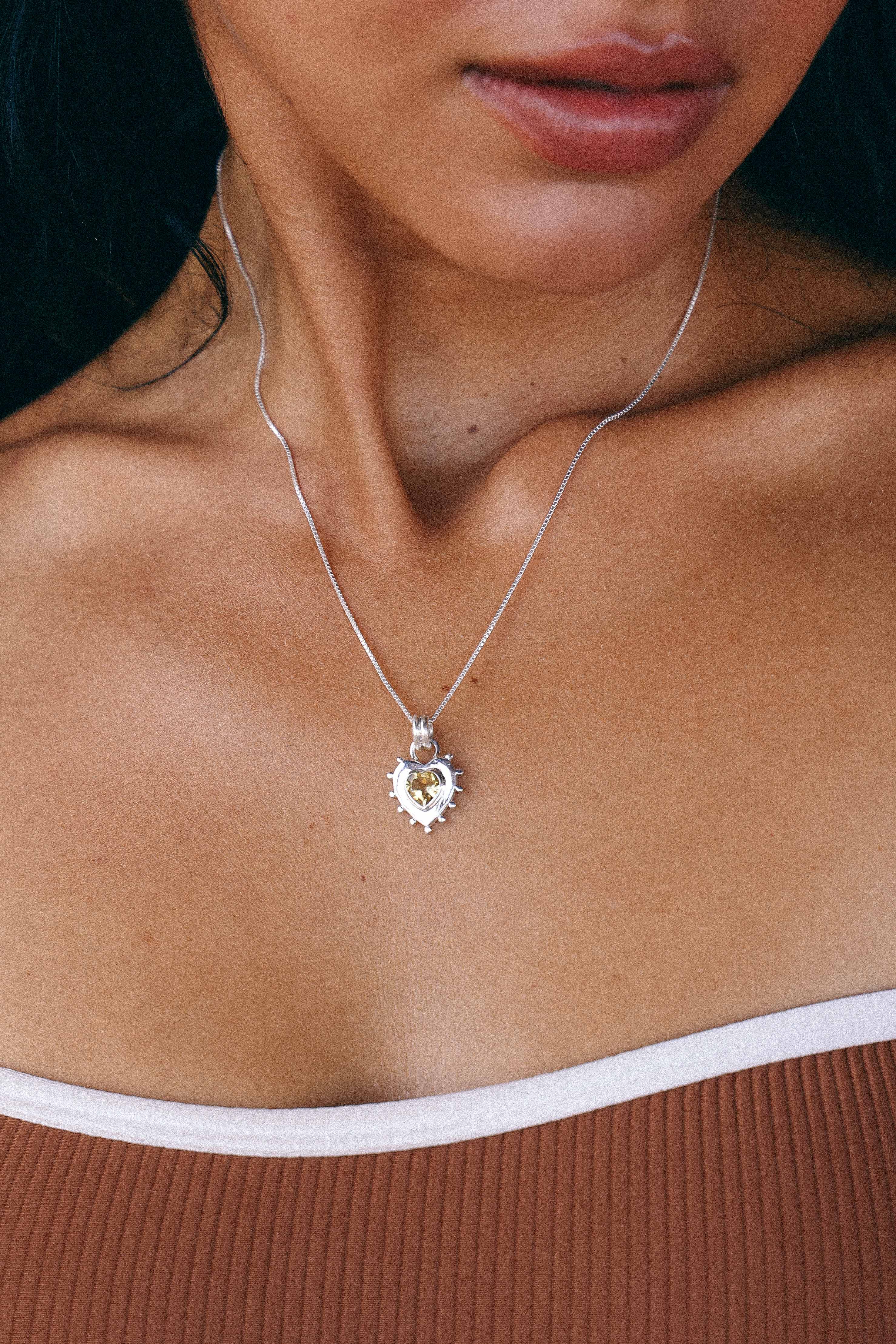 COLLAR CORAZON PLATA Y CITRINO