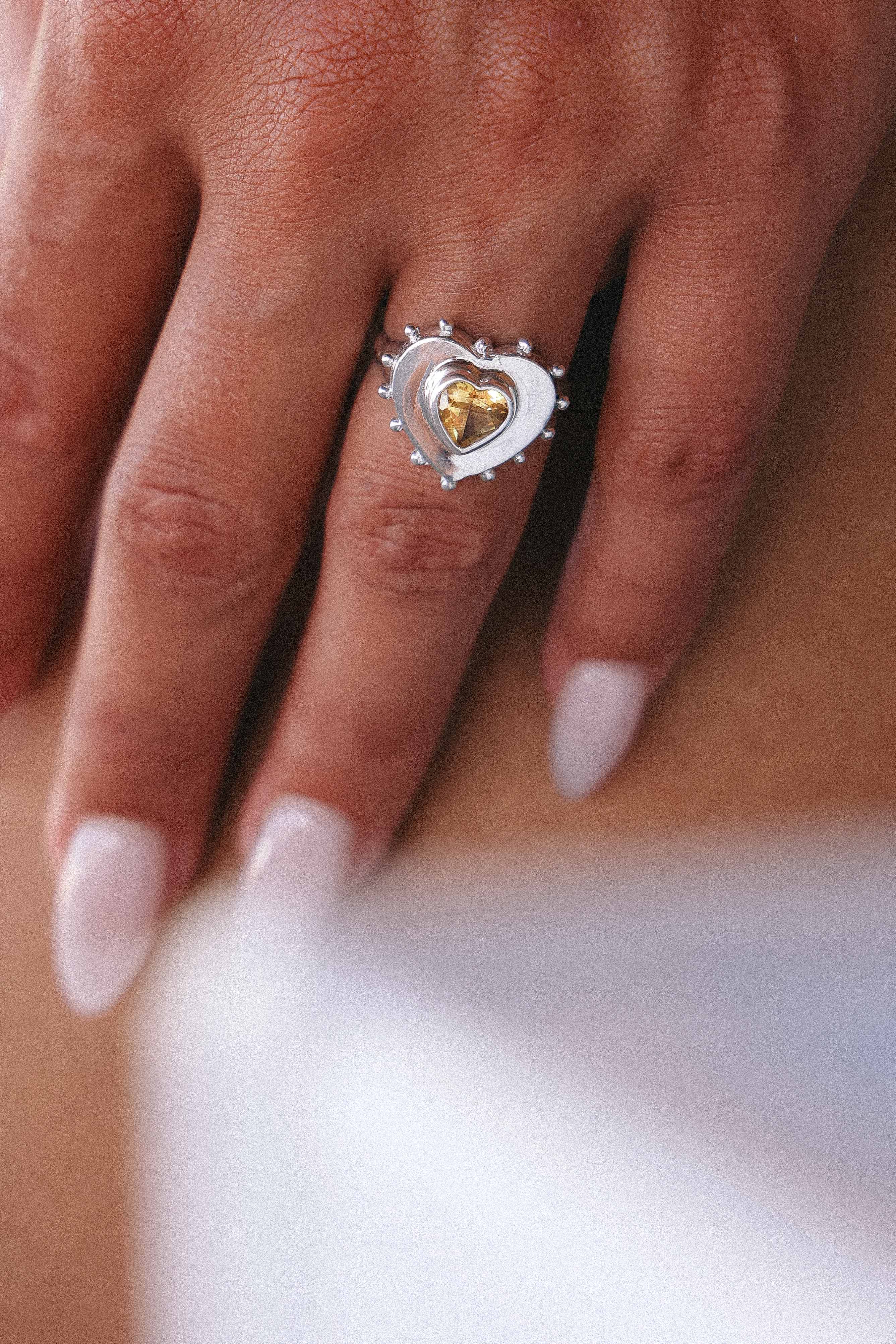 ANILLO CORAZON DE PLATA Y CITRINO