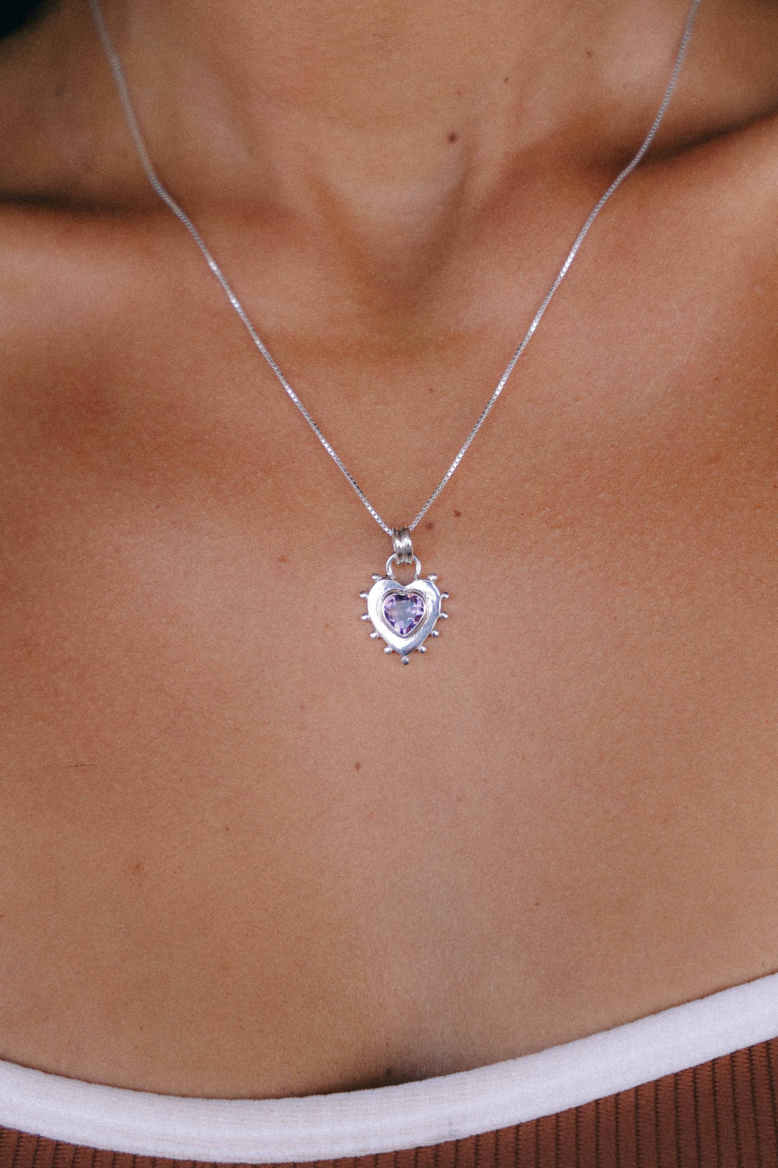 COLLAR CORAZON PLATA Y AMATISTA