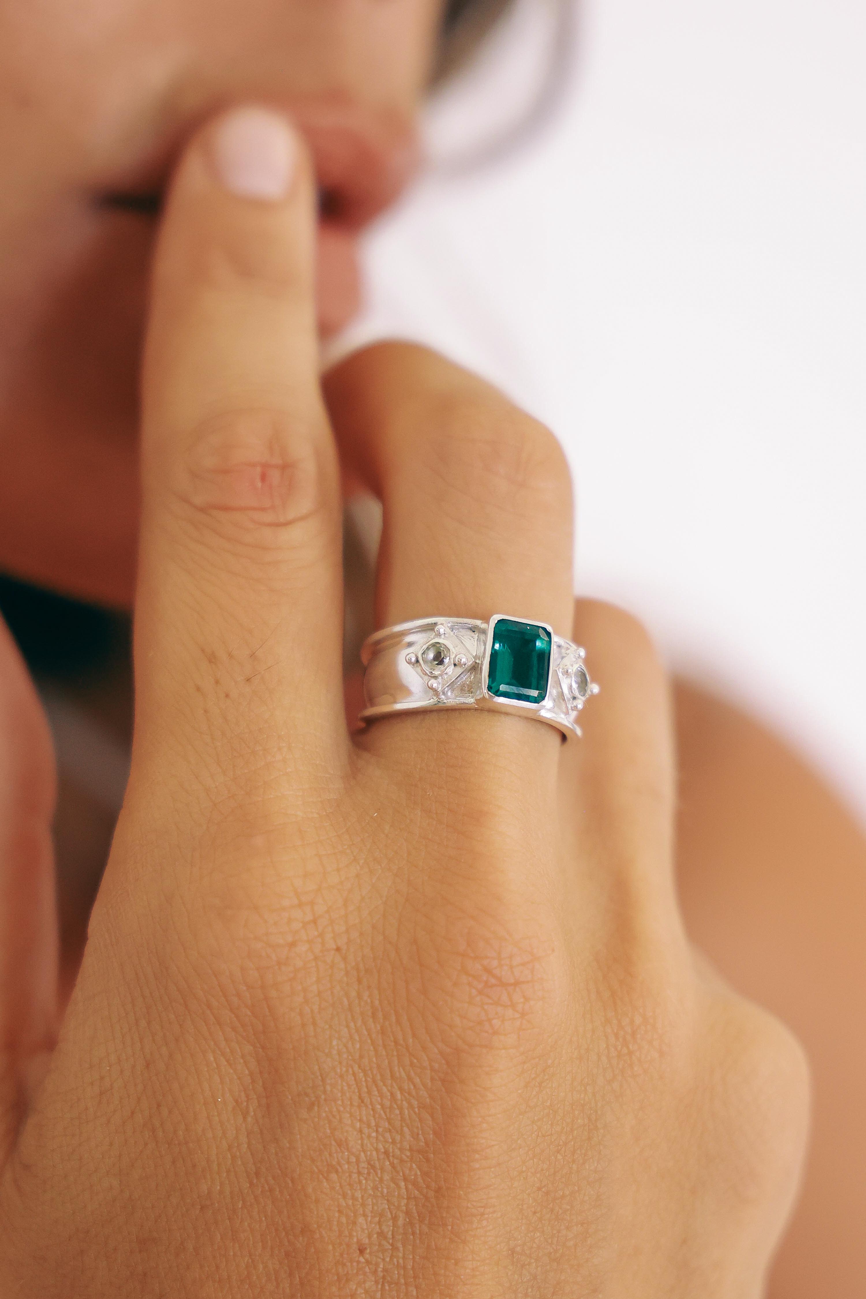 ANILLO AURORA DE PLATA Y CUARZO VERDE