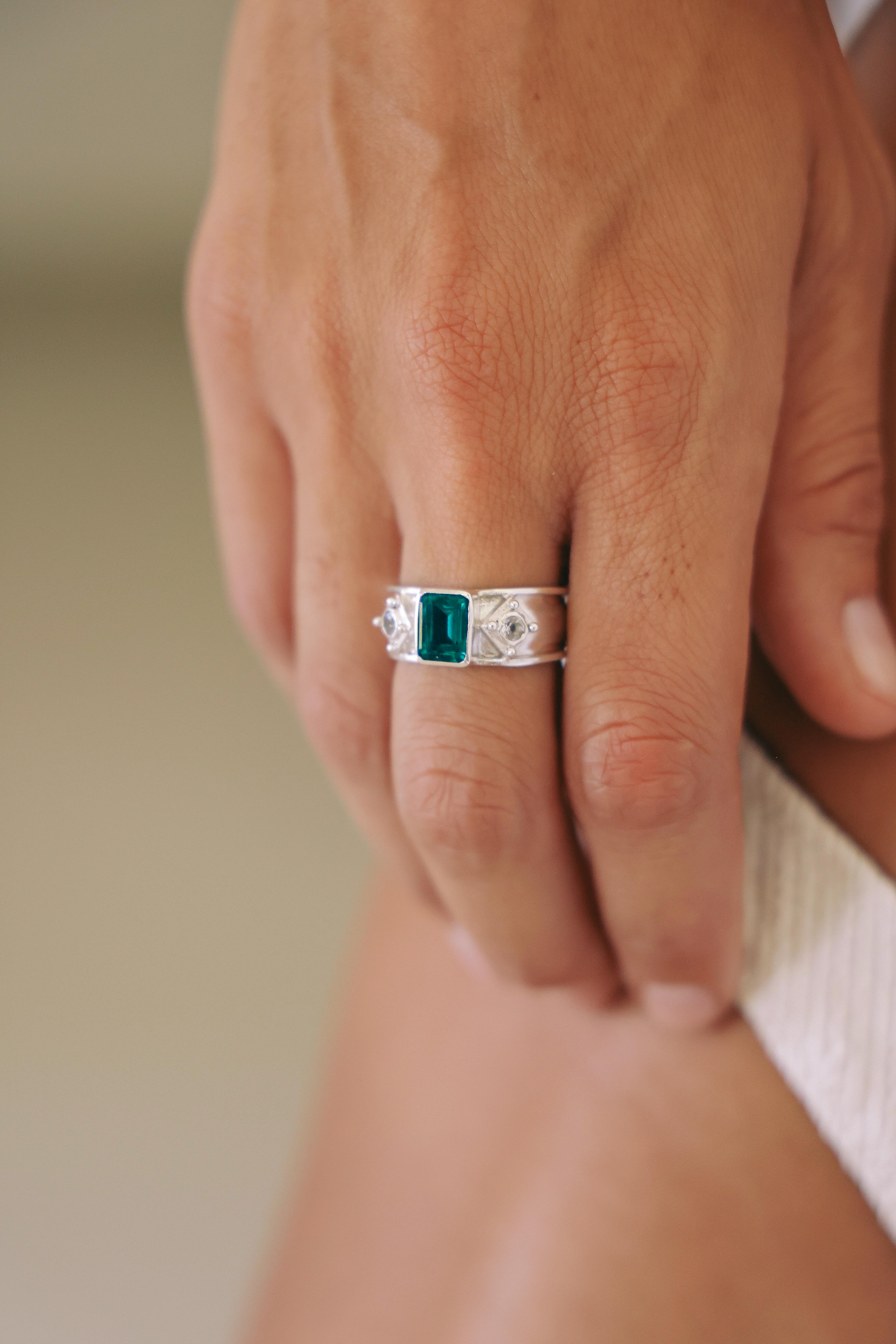 ANILLO AURORA DE PLATA Y CUARZO VERDE