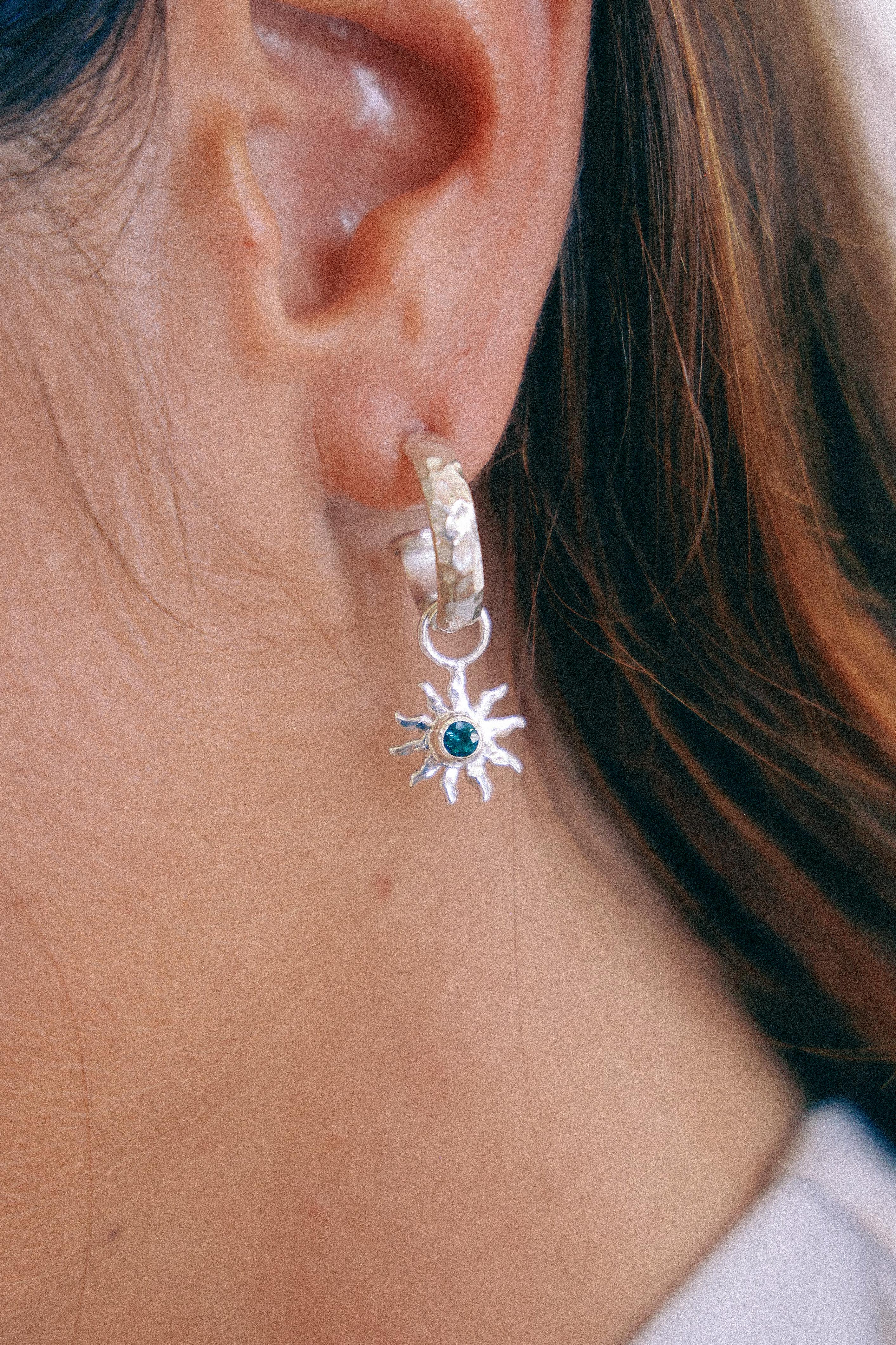 AROS AUREA DE PLATA Y CUARZO VERDE